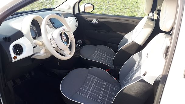 Fiat 500 1.2 Lounge mit Audio-/iPod-Zugang