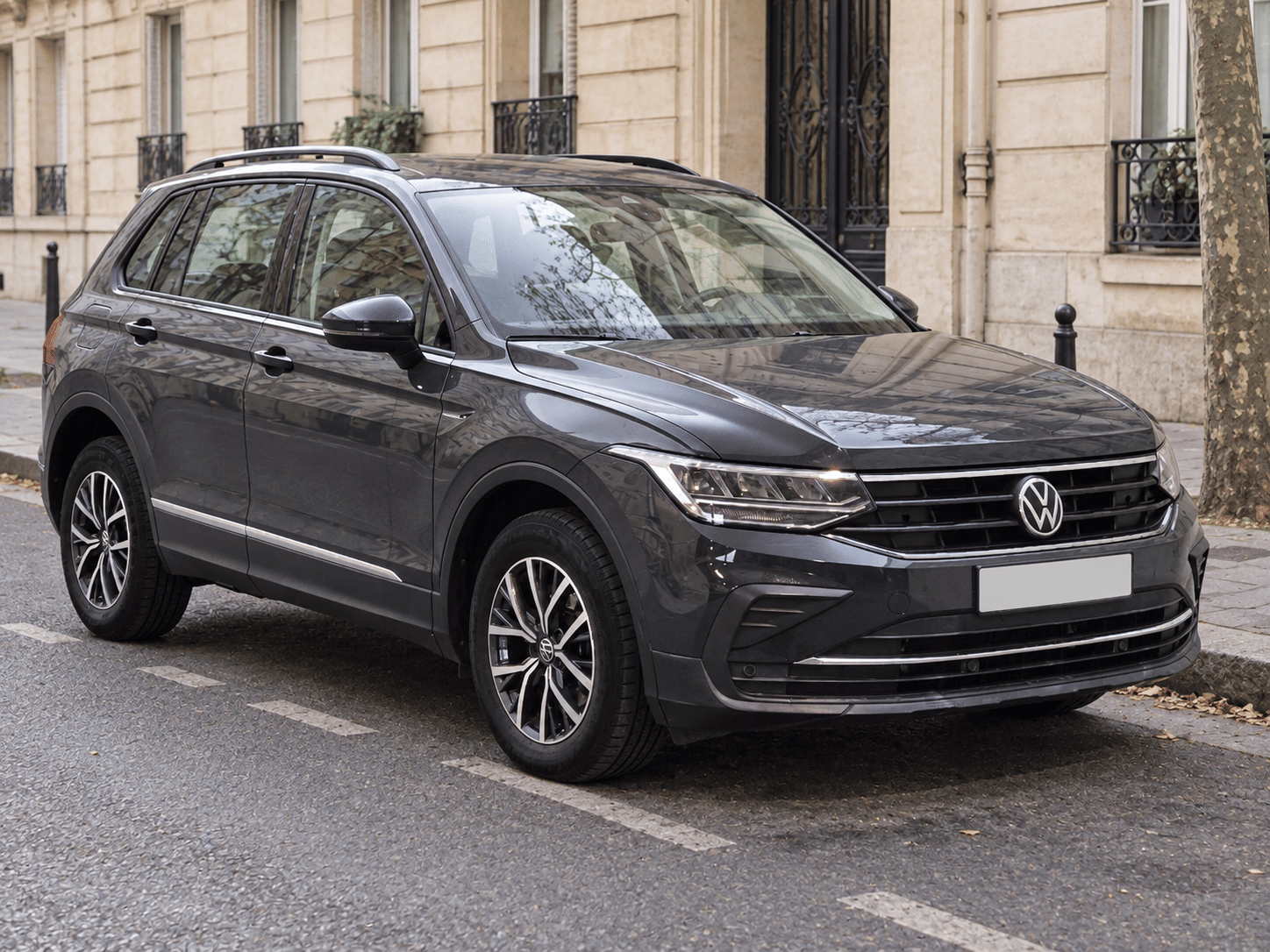 Volkswagen Tiguan, 2021, Essence 98 / Electric (hybrid), automatic