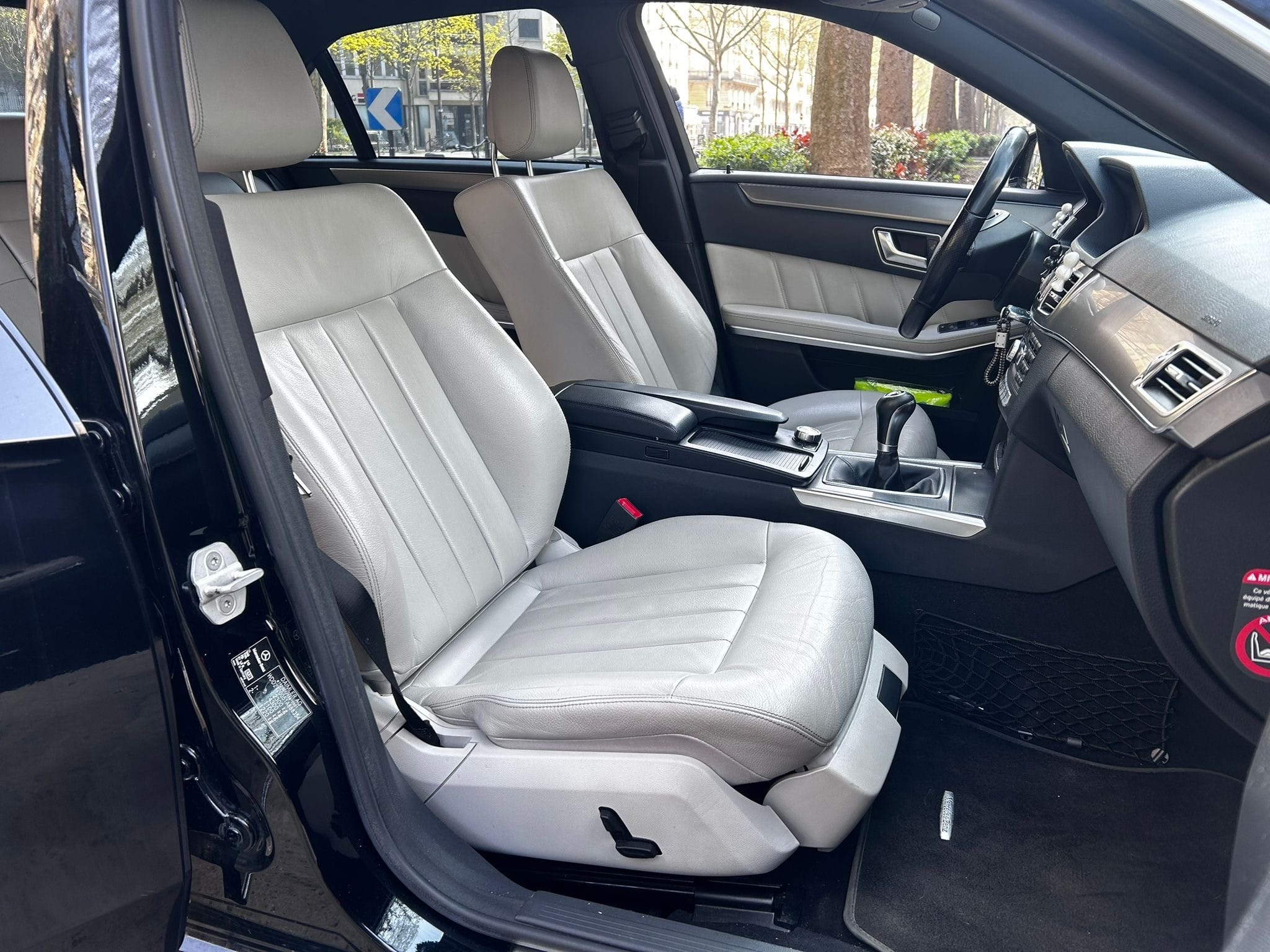 Mercedes-Benz Classe E avec GPS