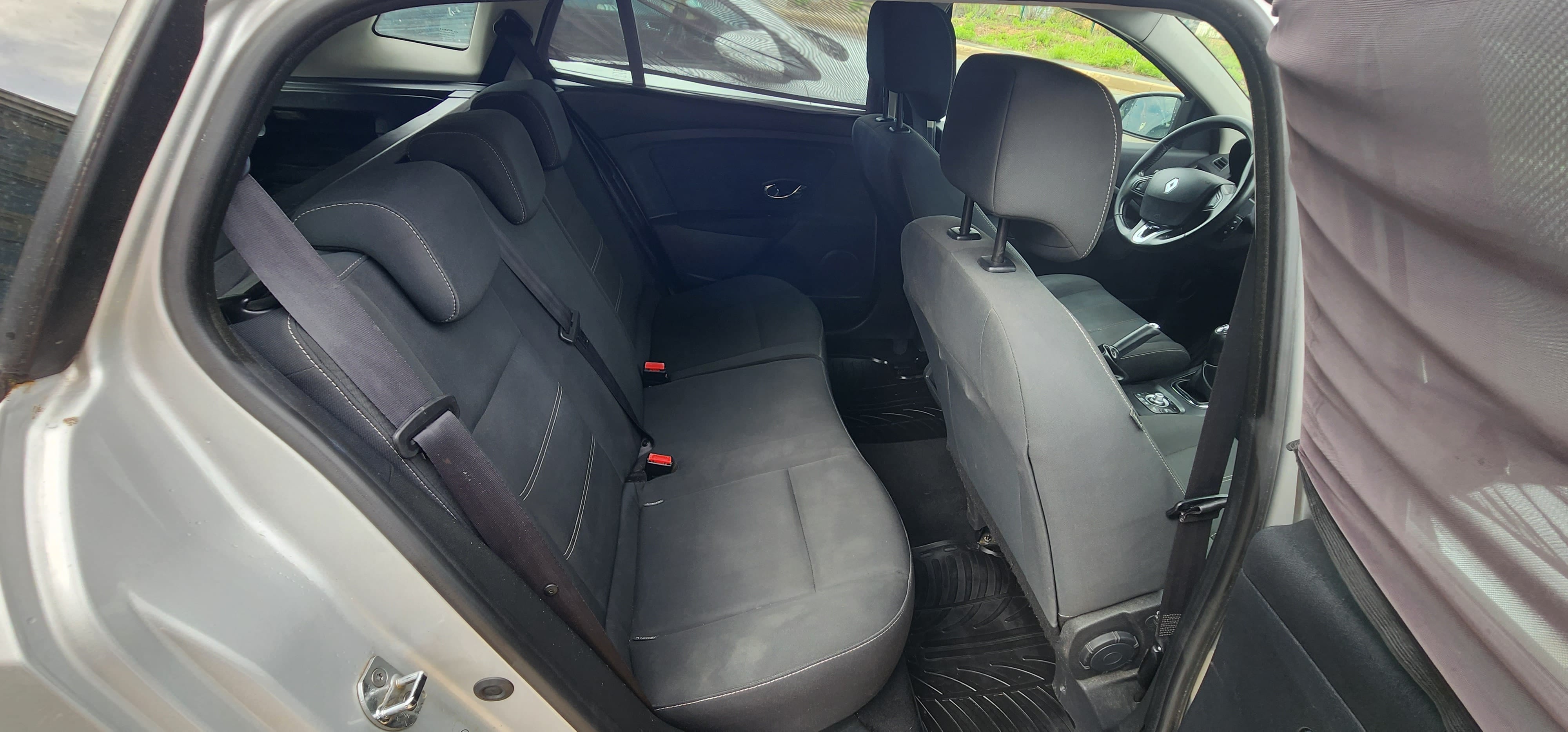 Renault Mégane Estate Disponible de suite répond rapidement avec Dashcam