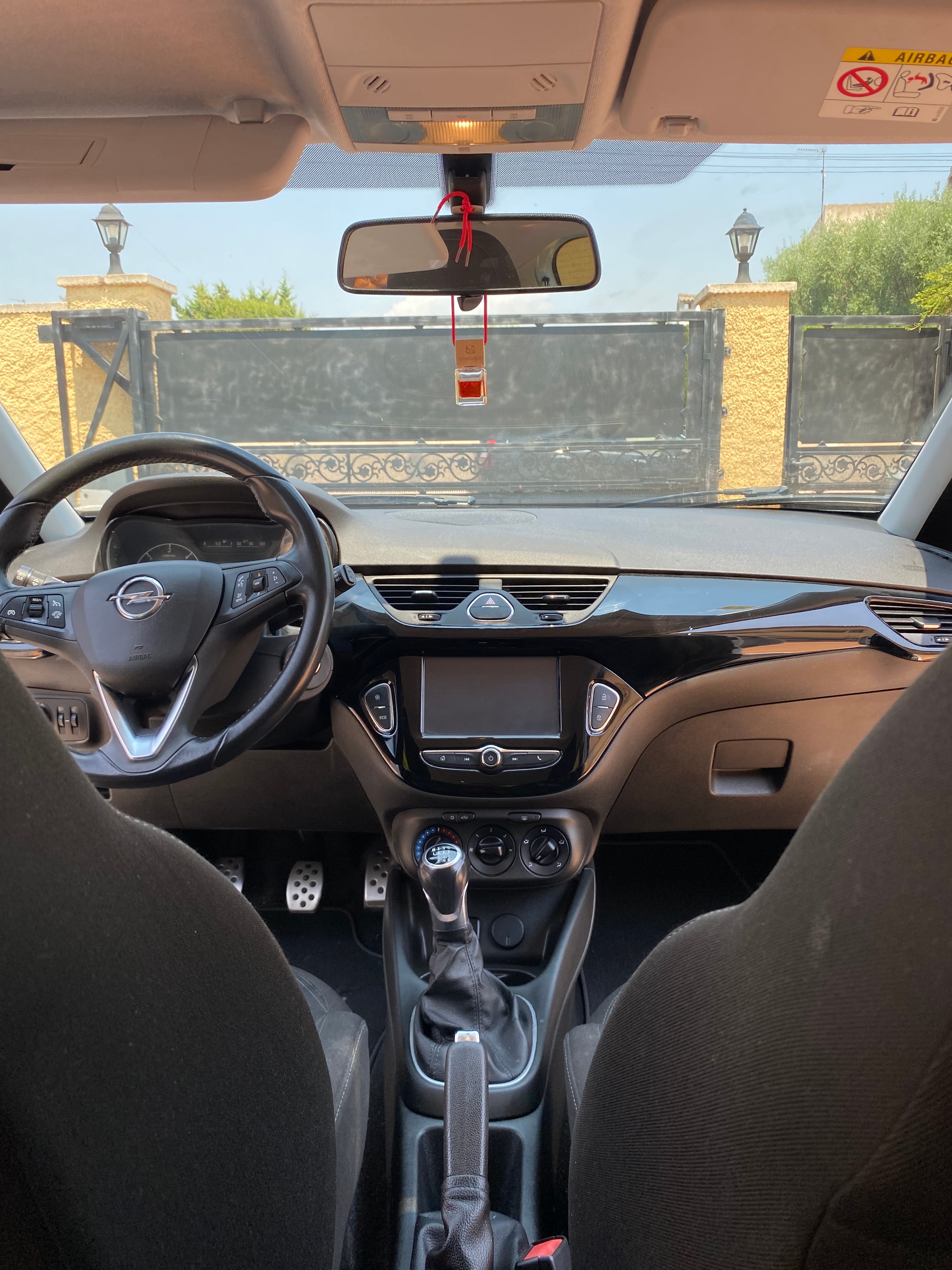 Opel Corsa-E con Silla infantil