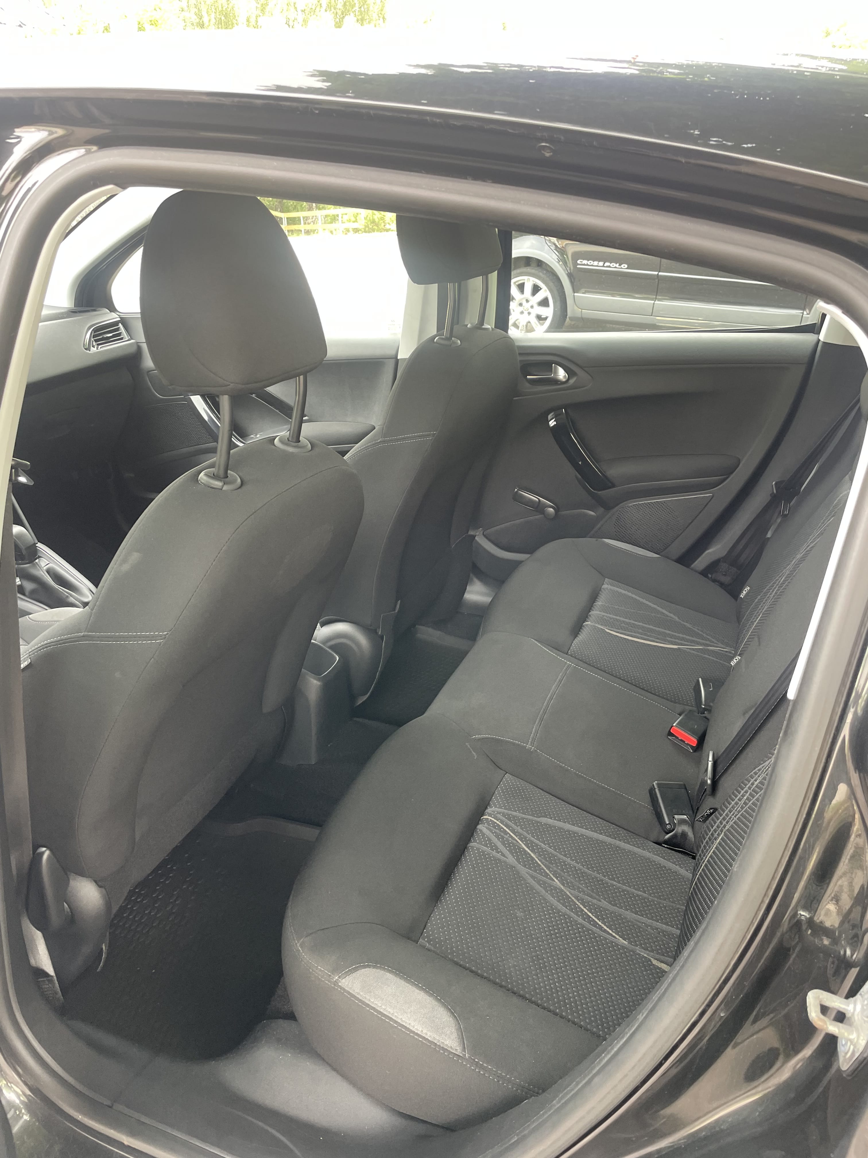 Peugeot 208 med Lydinngang
