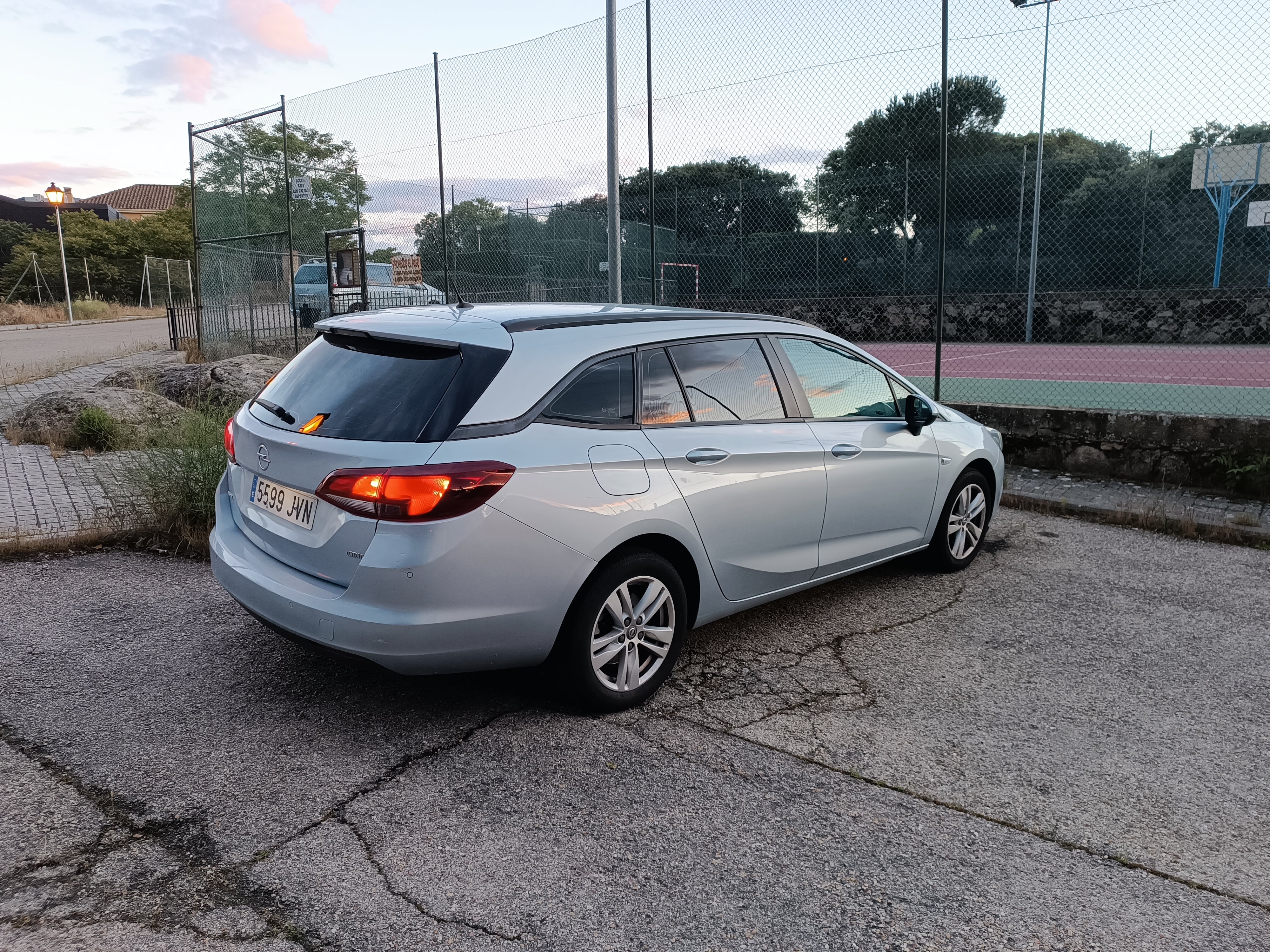 Opel Astra Sports Tourer 1.6 CDTI 136CV con Aire acondicionado