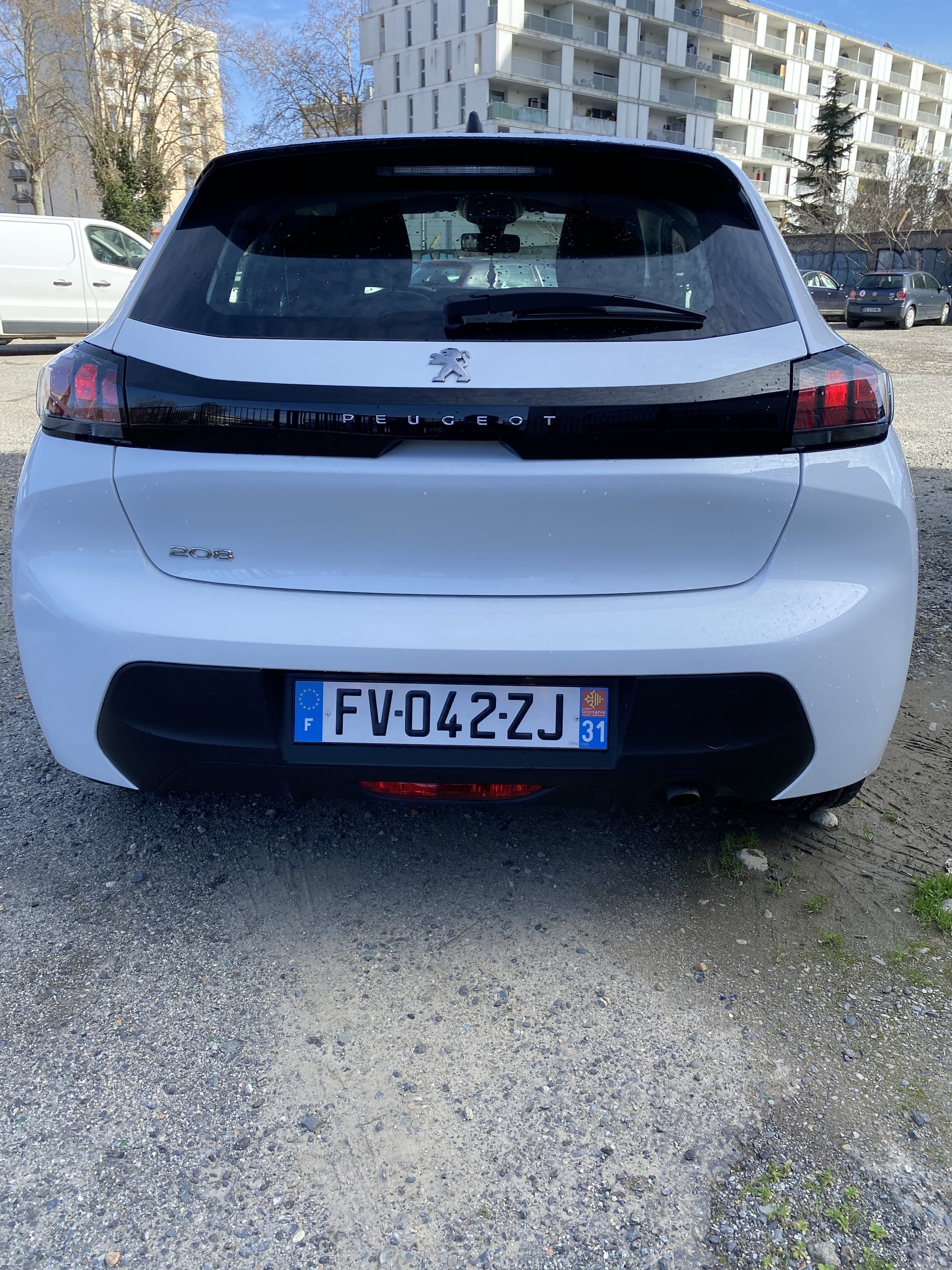 Peugeot 208 avec Apple CarPlay
