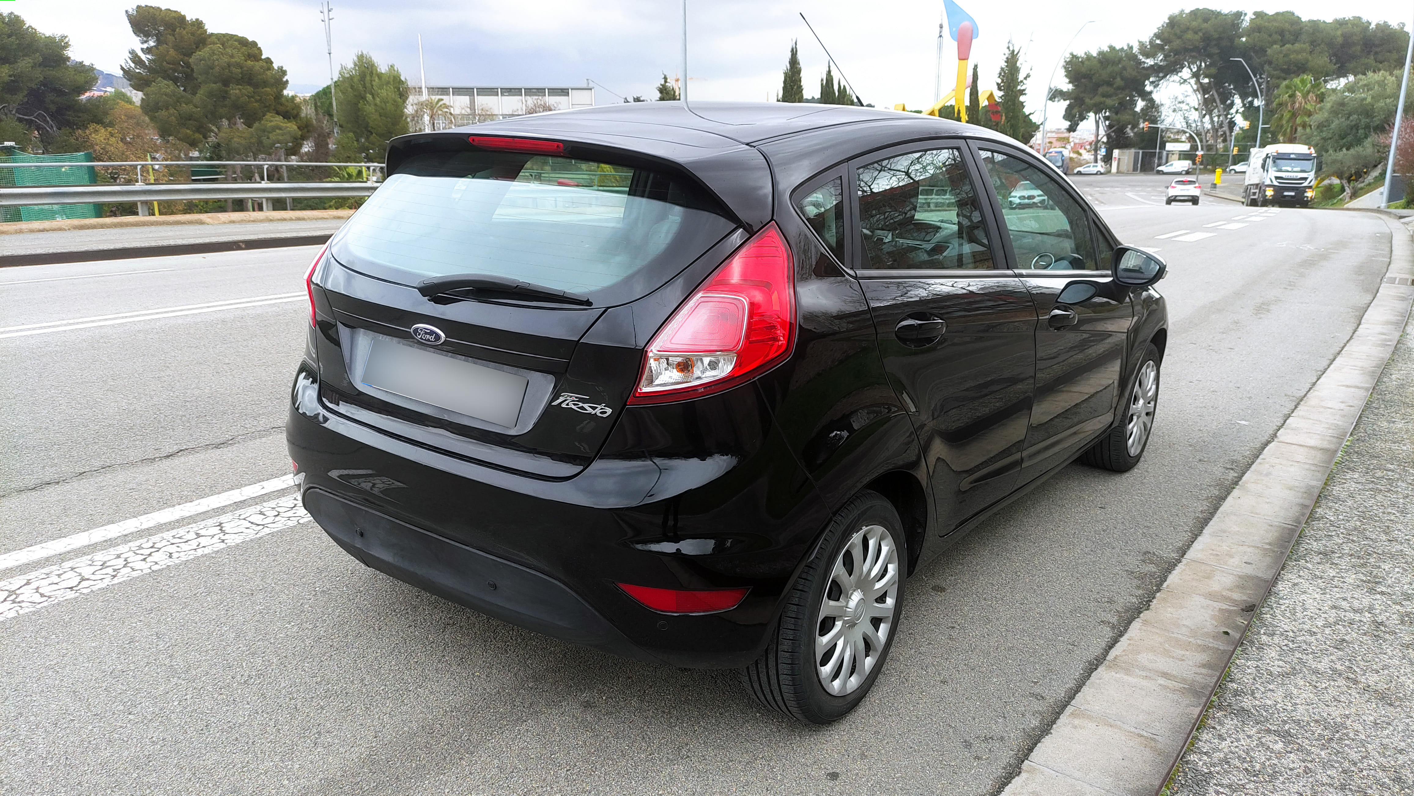 Ford Fiesta Point Black con Entrada de Audio/iPod