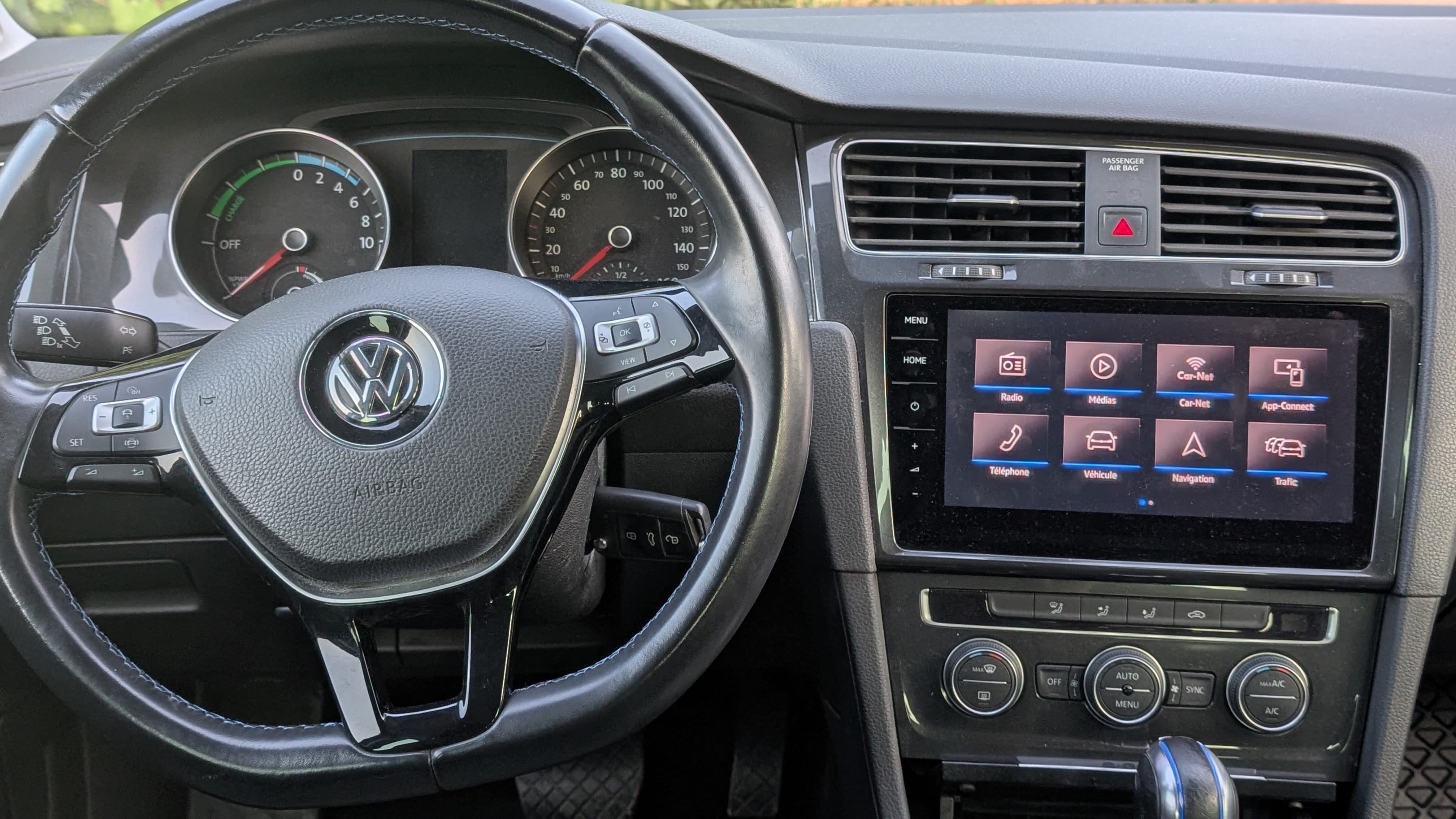 Volkswagen Golf avec GPS