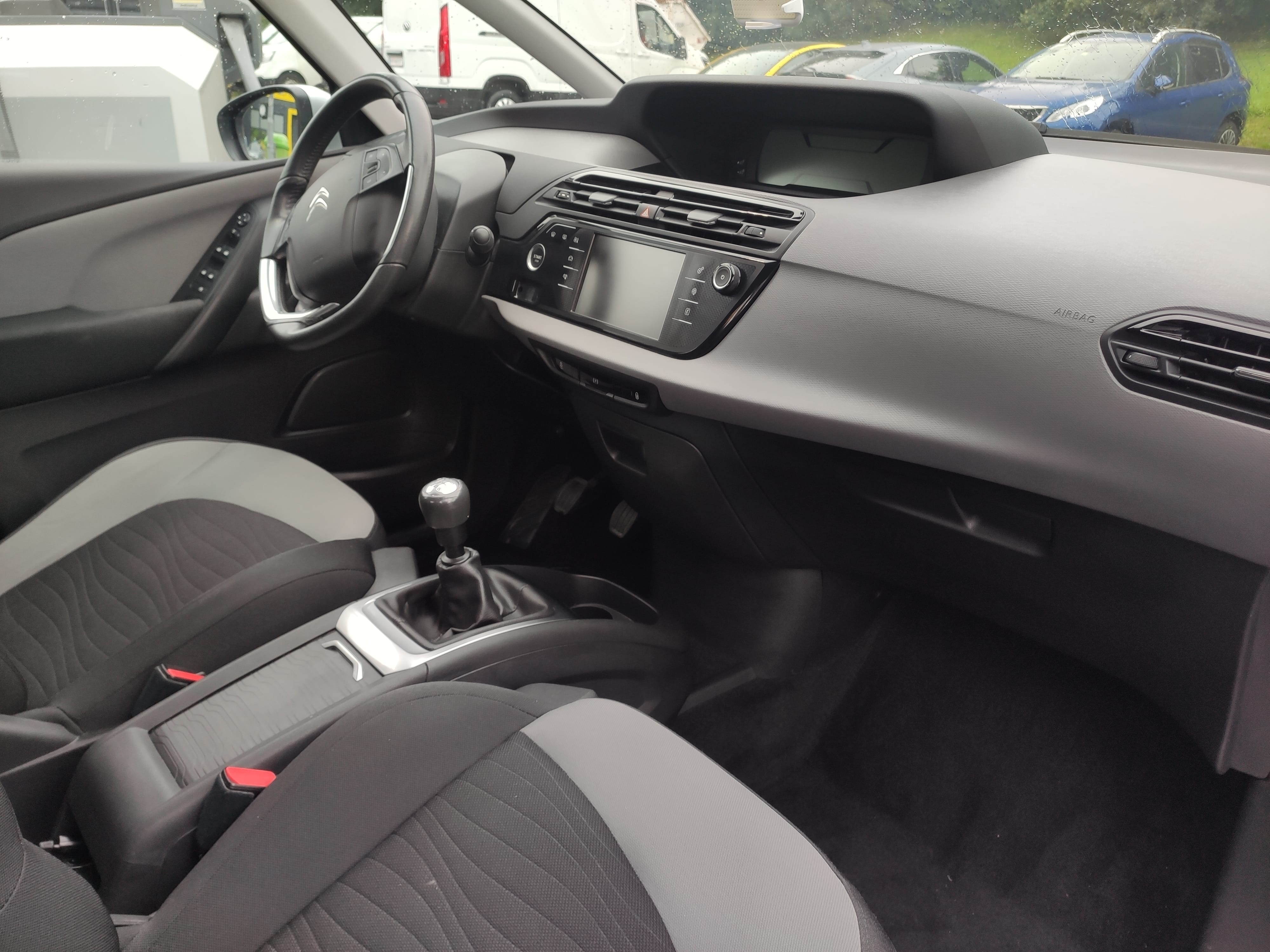 Citroen C4 Picasso mit Kindersitz