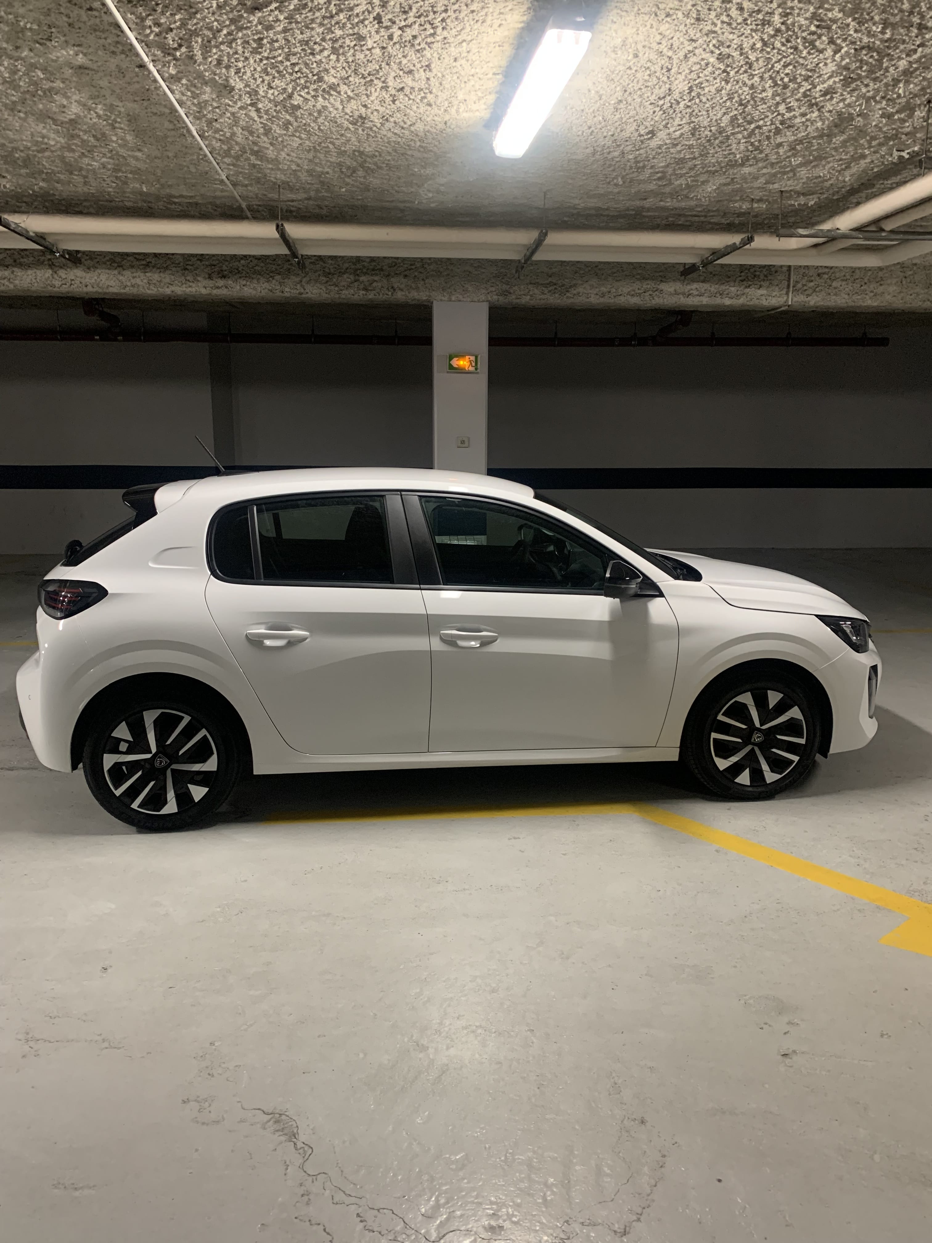 Peugeot 208 avec Climatisation