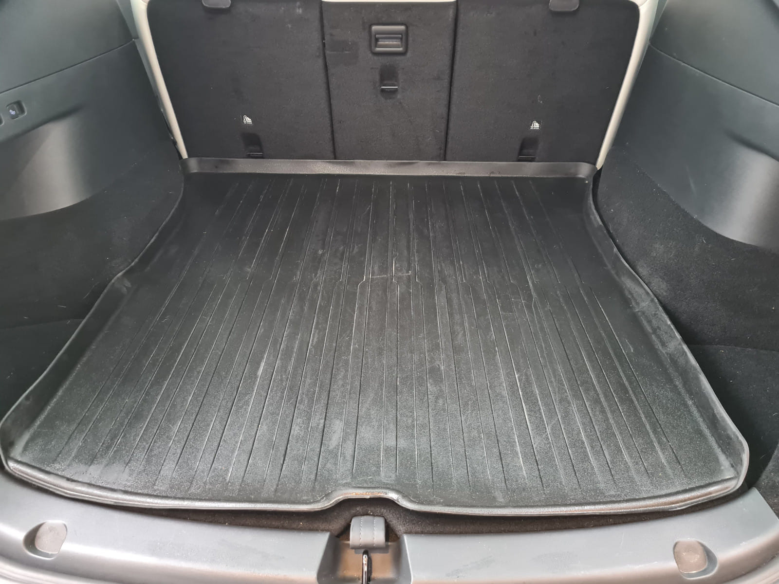 Tesla Model Y Long Range with Four-wheel drive