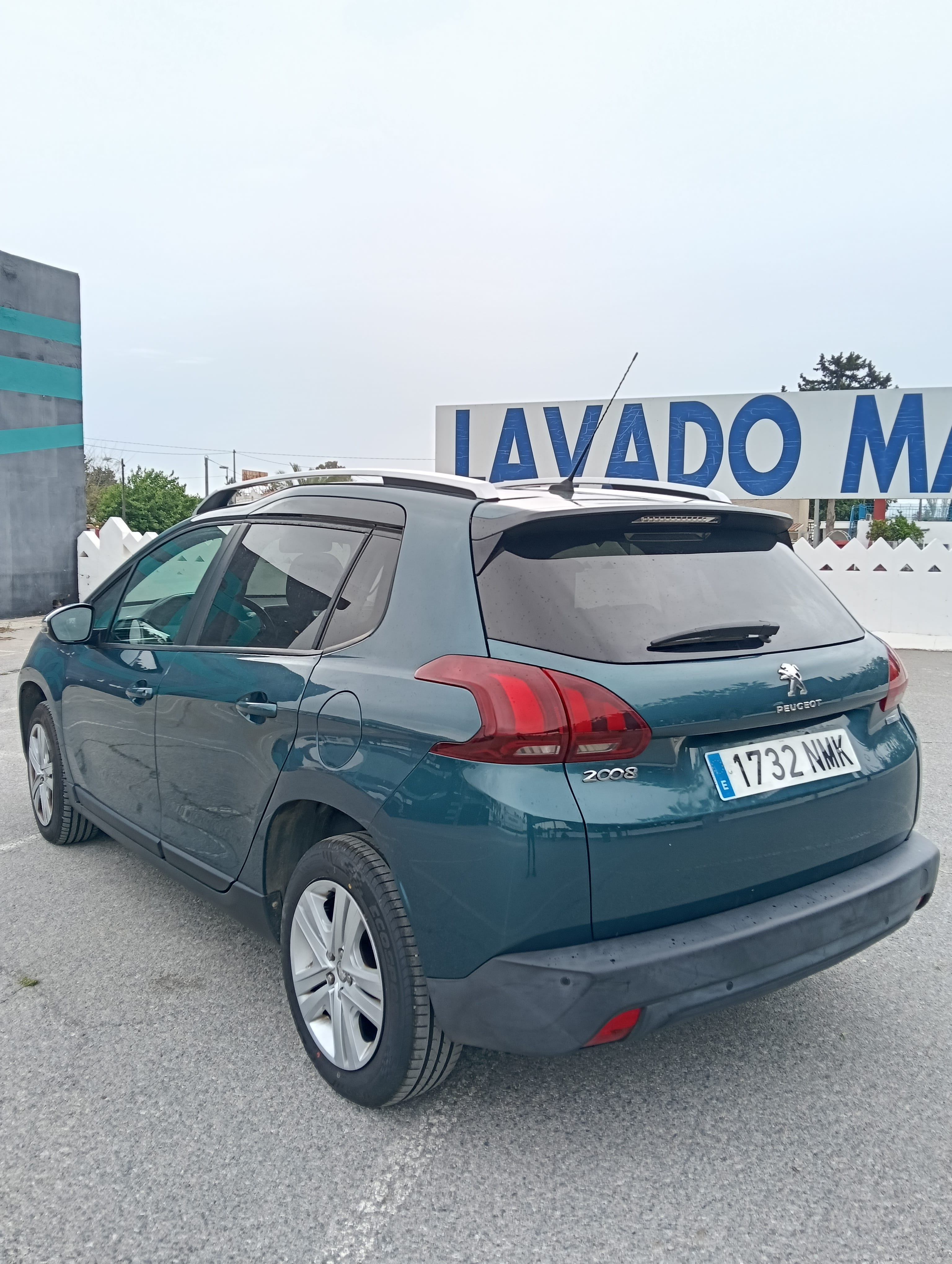 Peugeot 2008 1.2 gasolina 110 cv con GPS