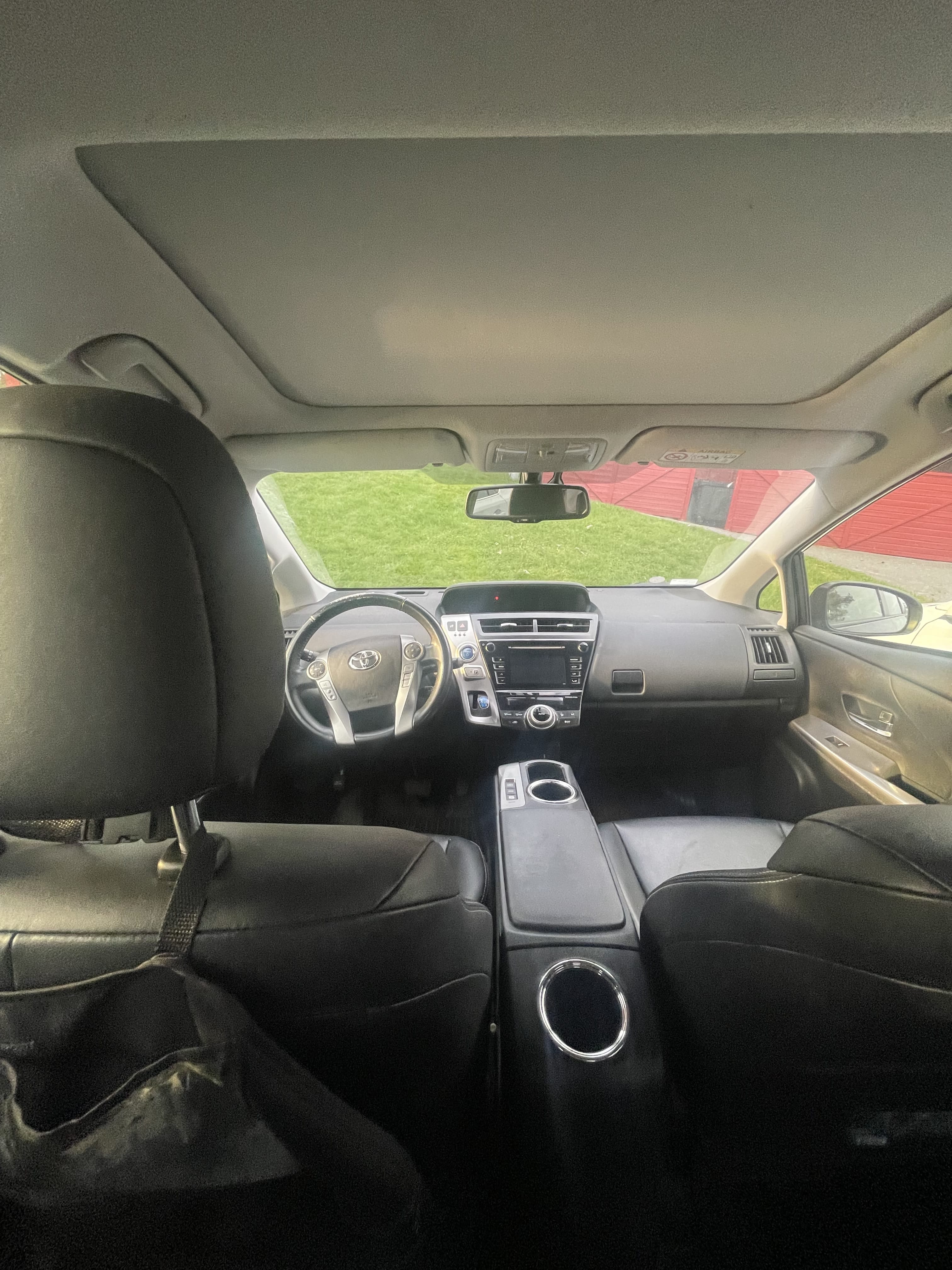 Toyota Prius + with Bluetooth audio