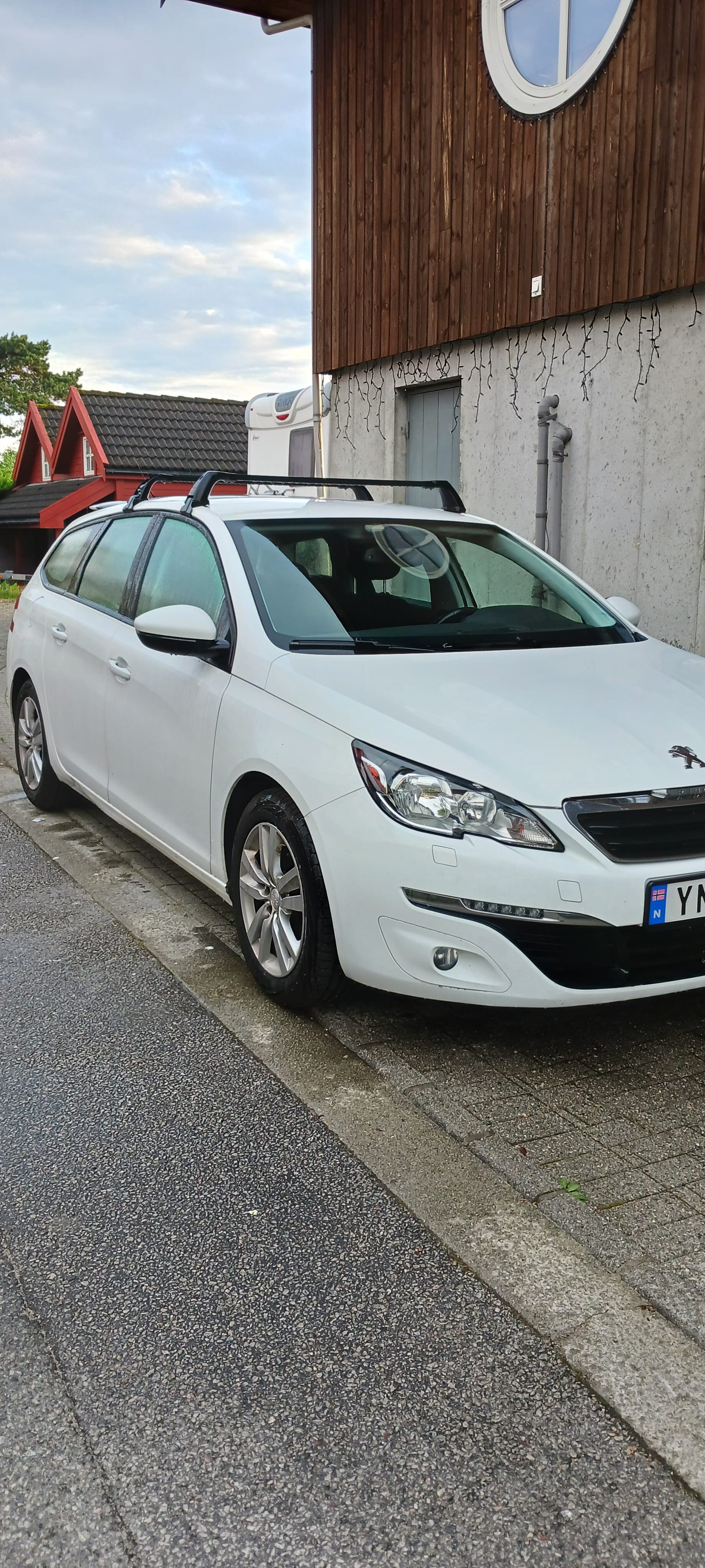 Peugeot 308 SW med Sykkelstativ