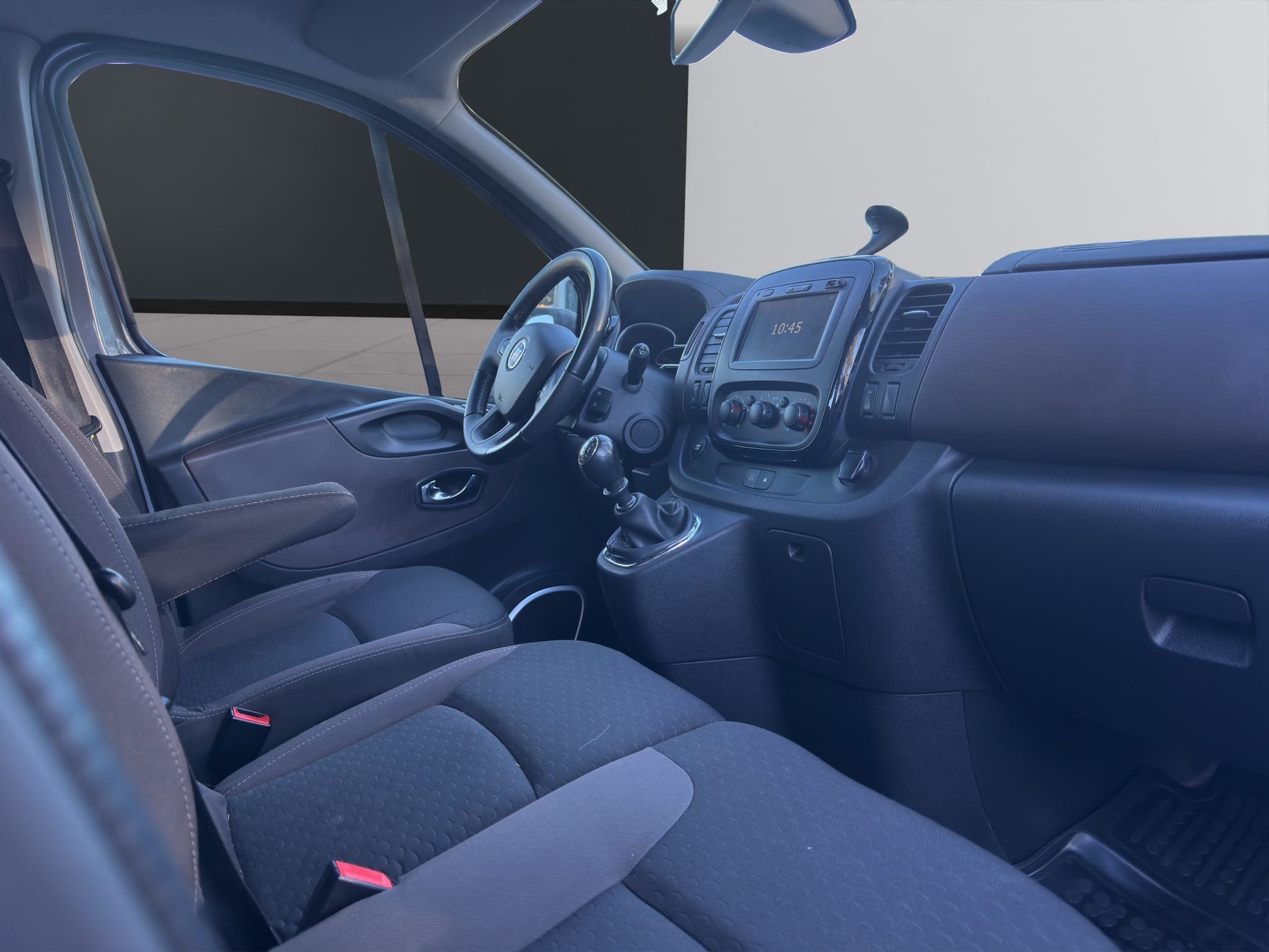 Renault Trafic with Bluetooth audio