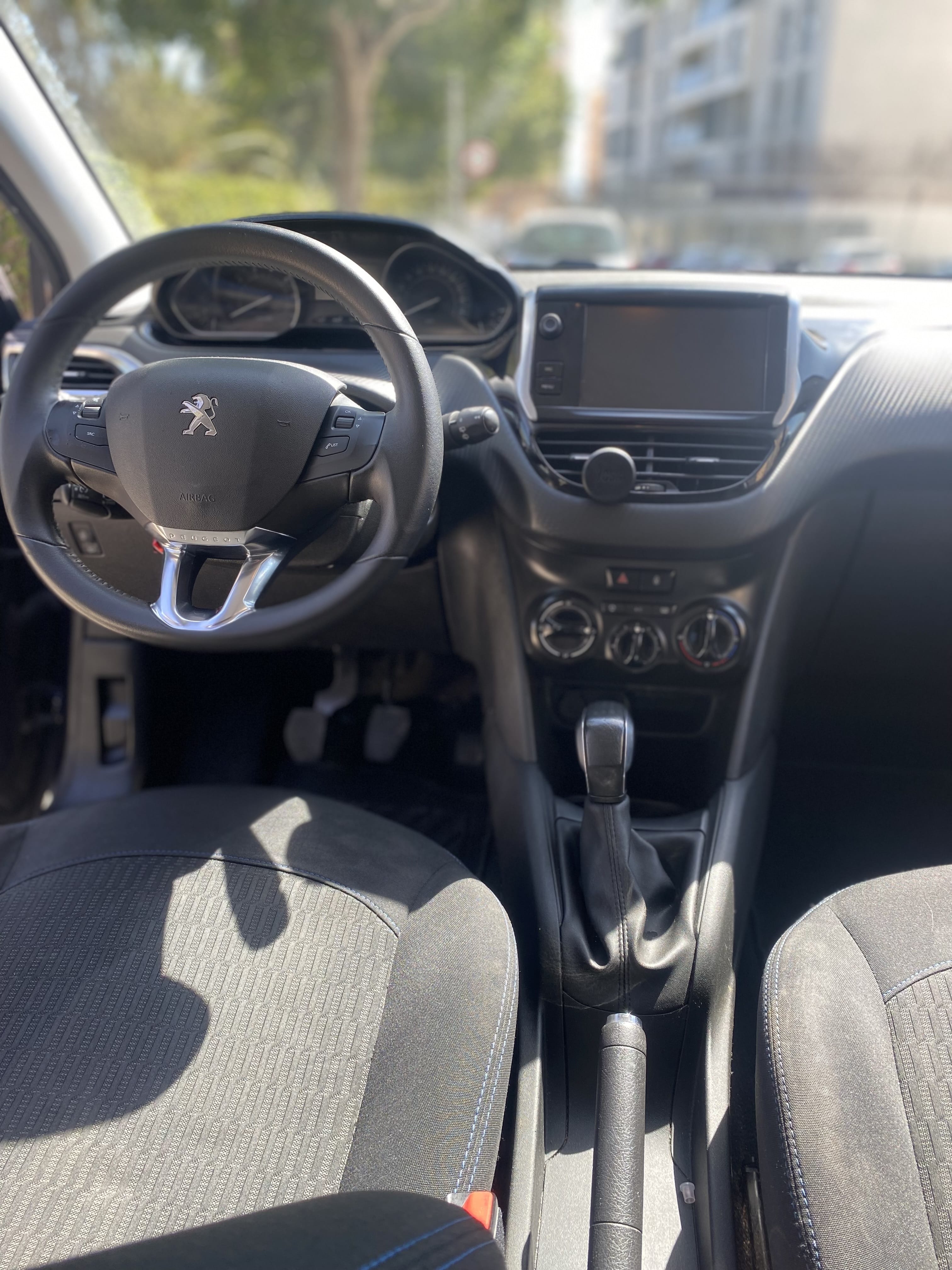 Peugeot 208 con GPS