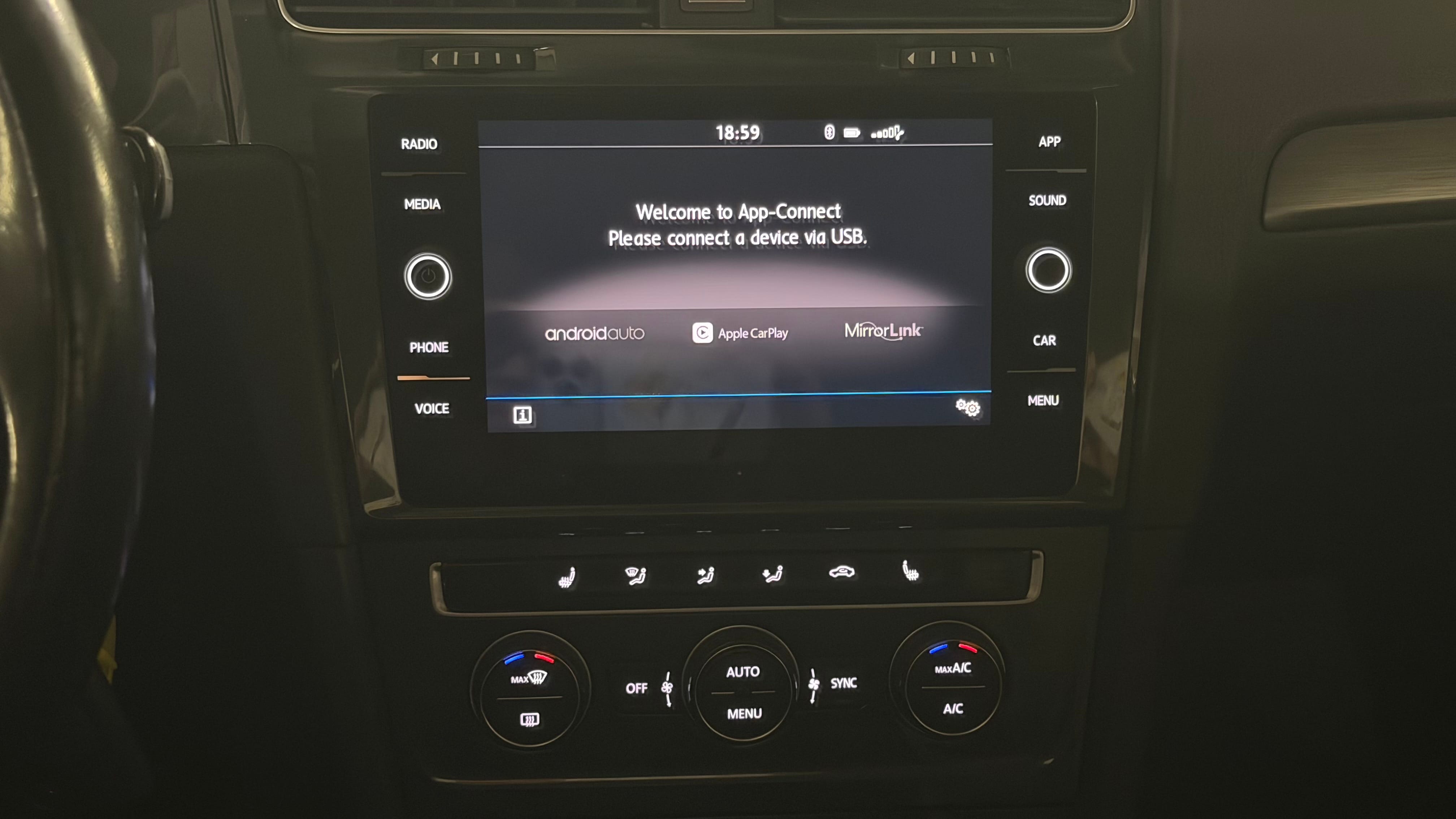 Volkswagen Golf Kombi med Apple CarPlay