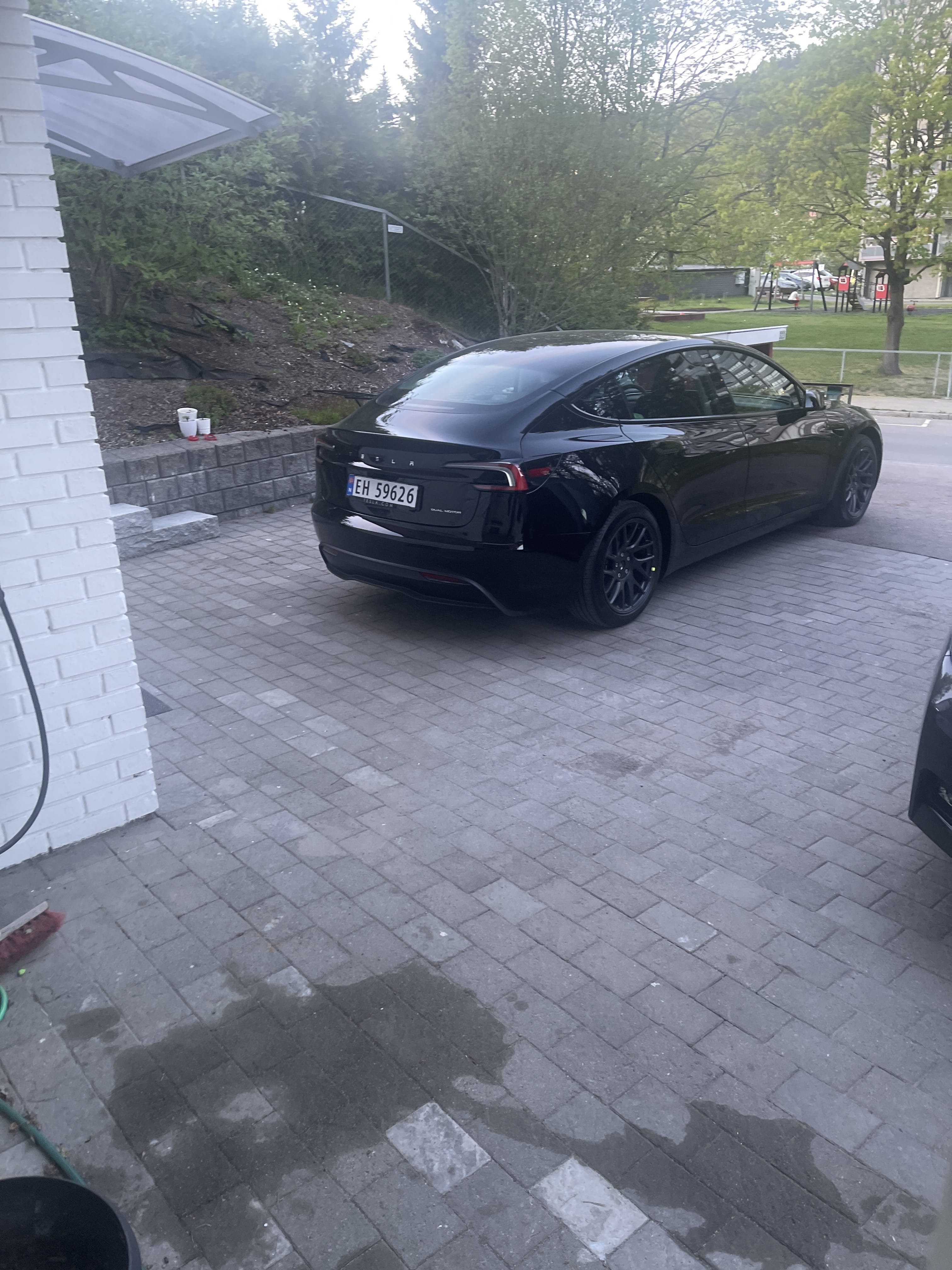 Tesla Model 3 Long Range med Firehjulstrekk