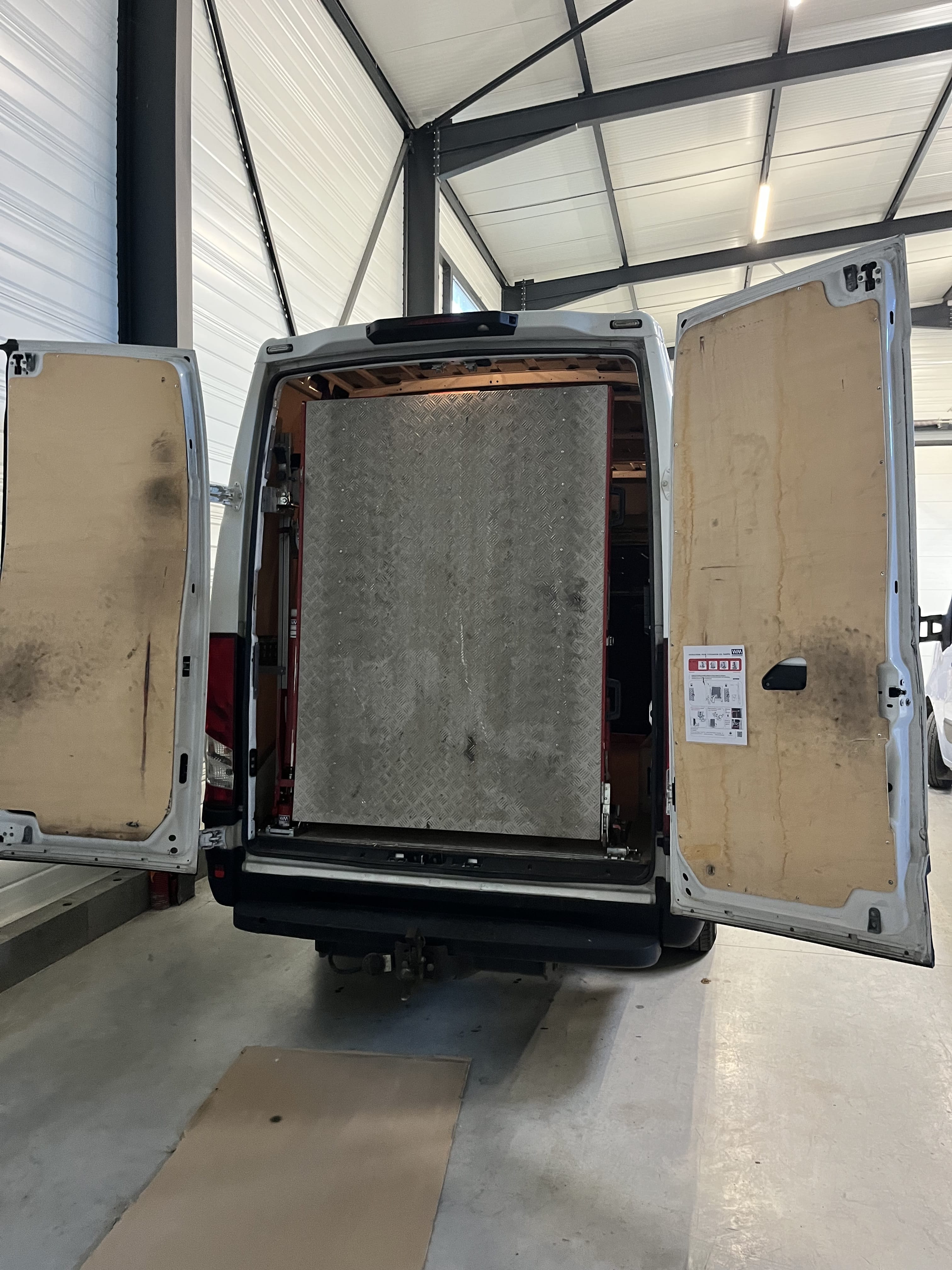 Iveco Daily Fourgon avec Pneus neige