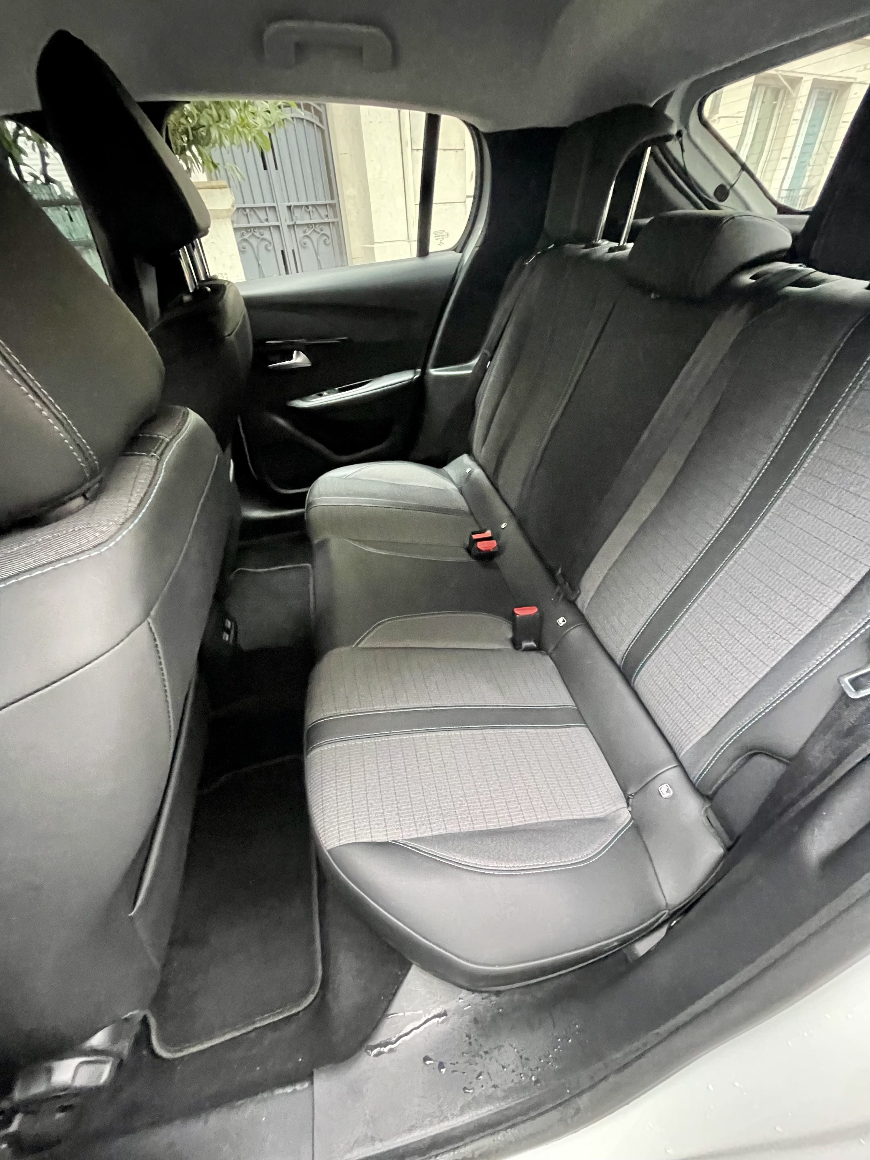 Peugeot 208 avec Entrée audio / iPod