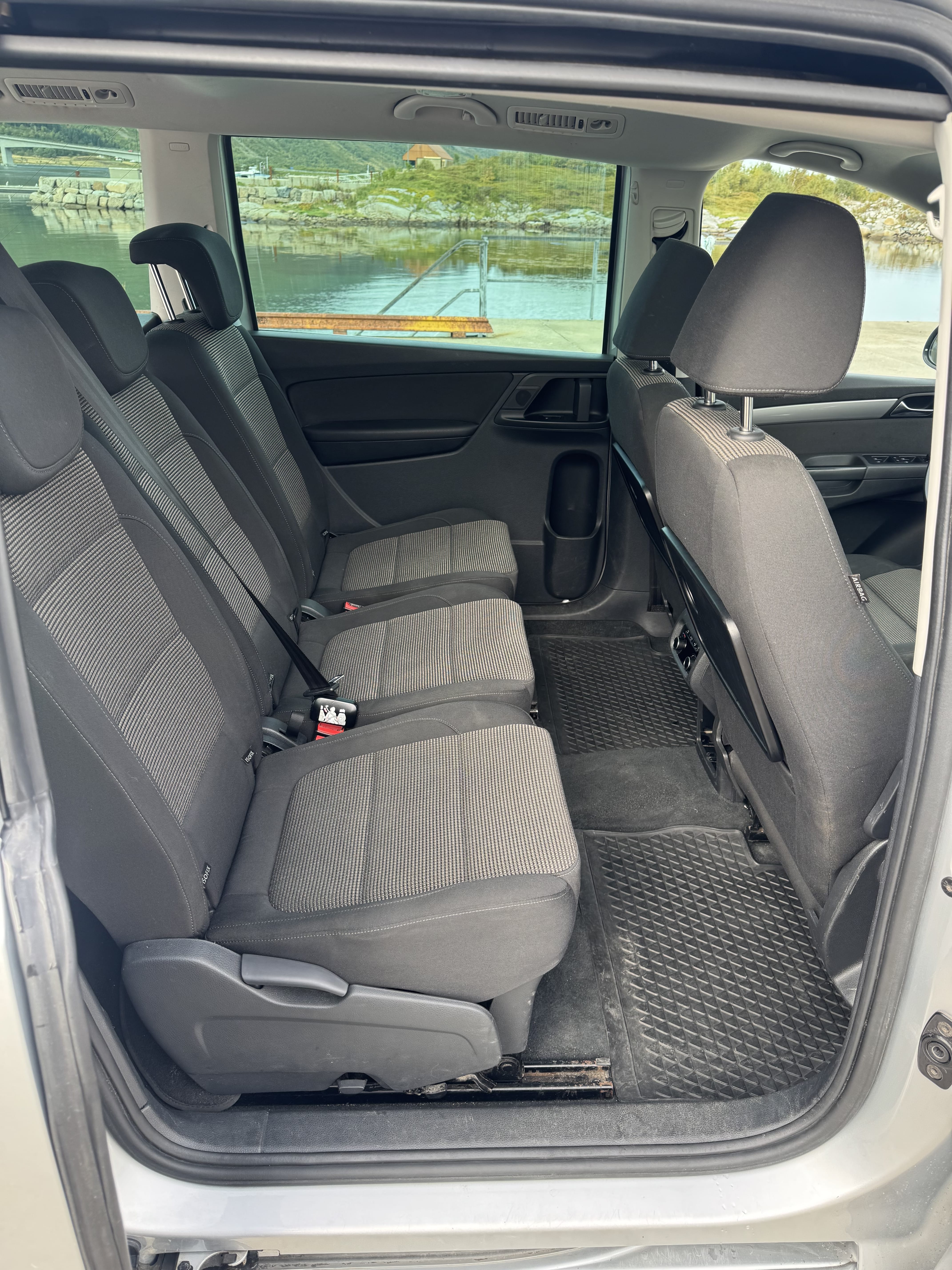 Volkswagen Sharan with Four-wheel drive