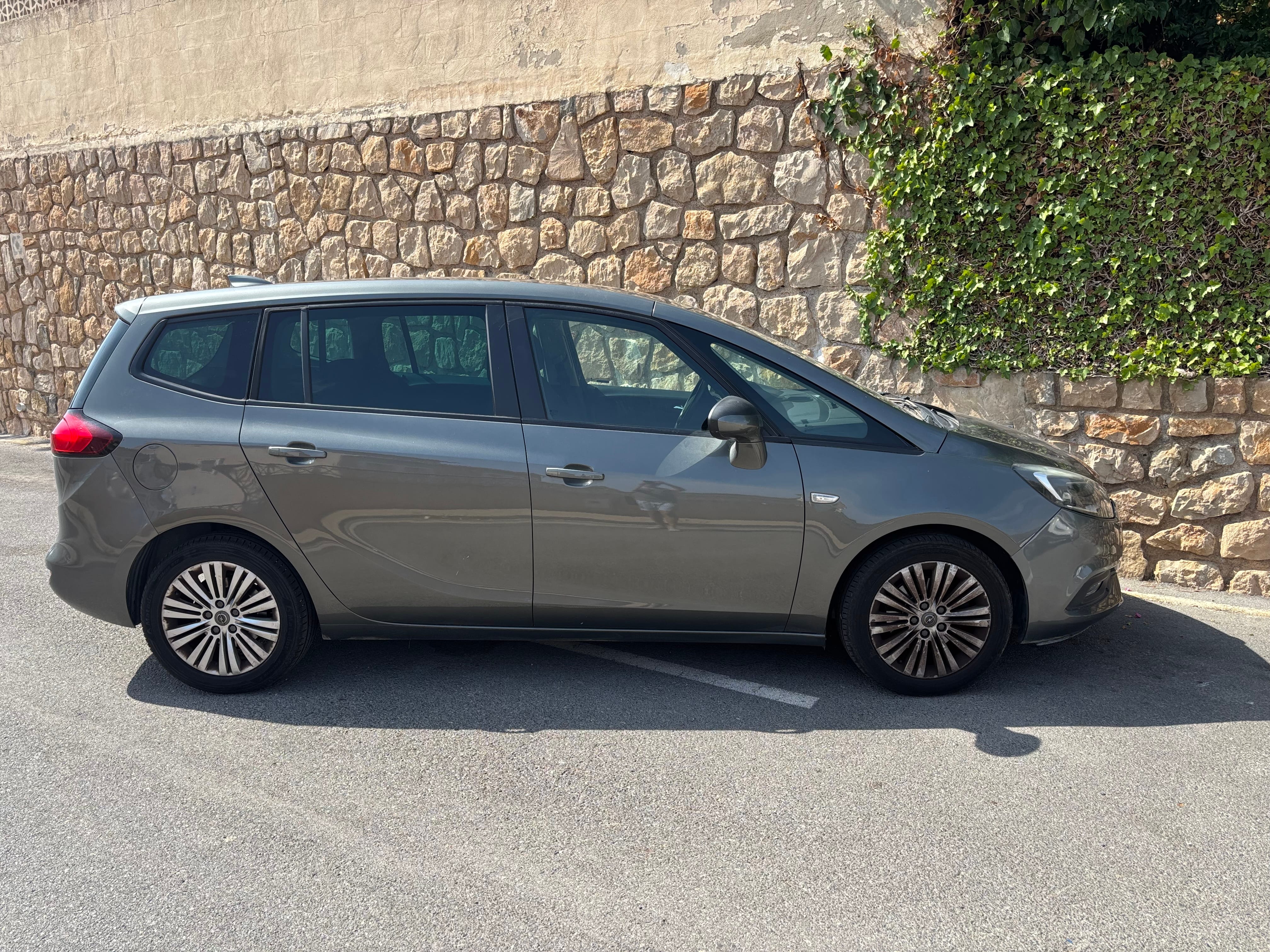 Opel Zafira Tourer mit Klimaanlage