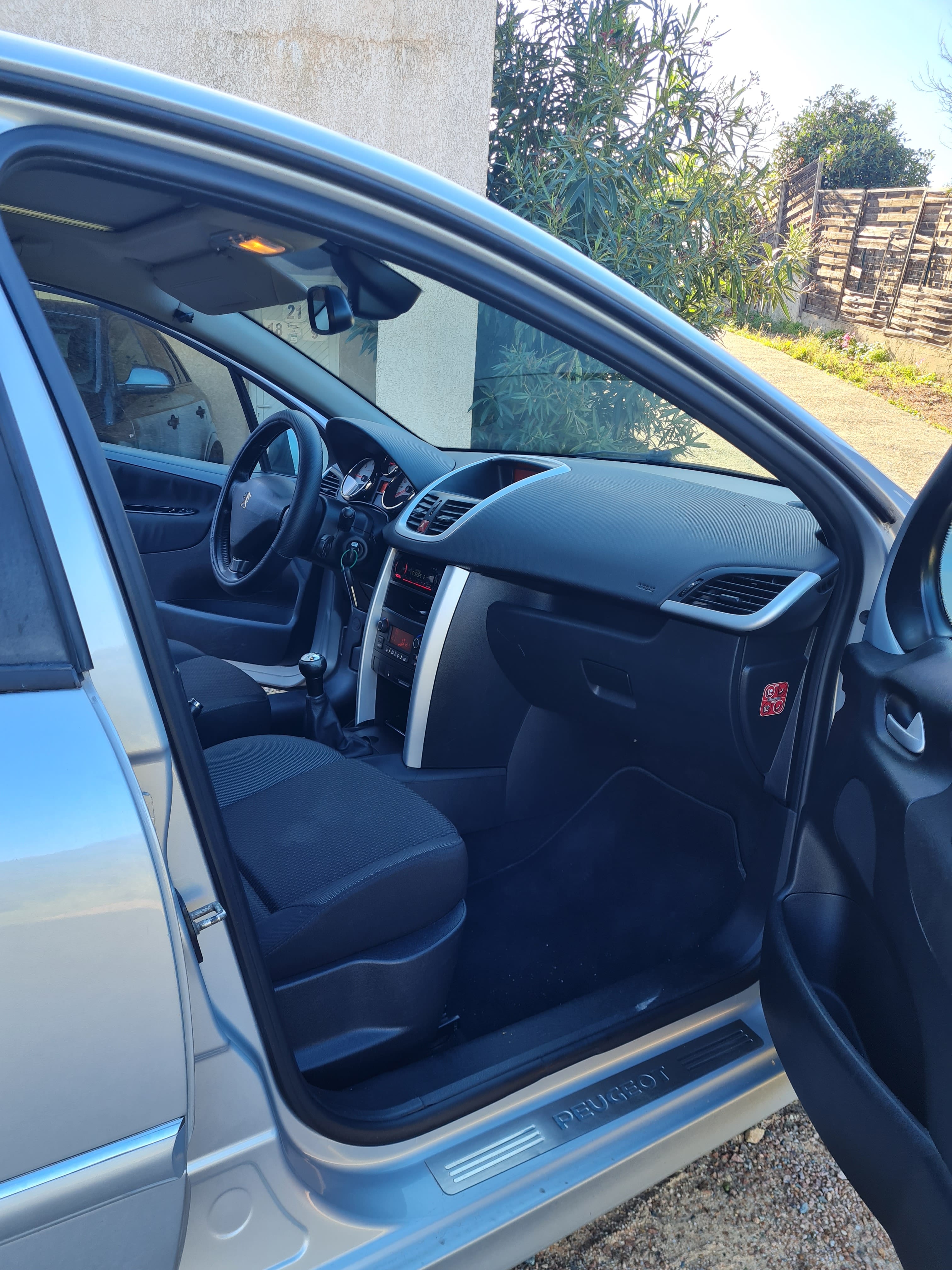 Peugeot 207 avec Audio Bluetooth