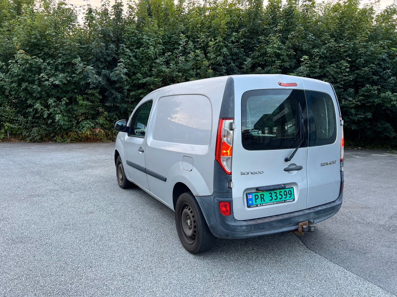 Renault Kangoo Express with Snow tires