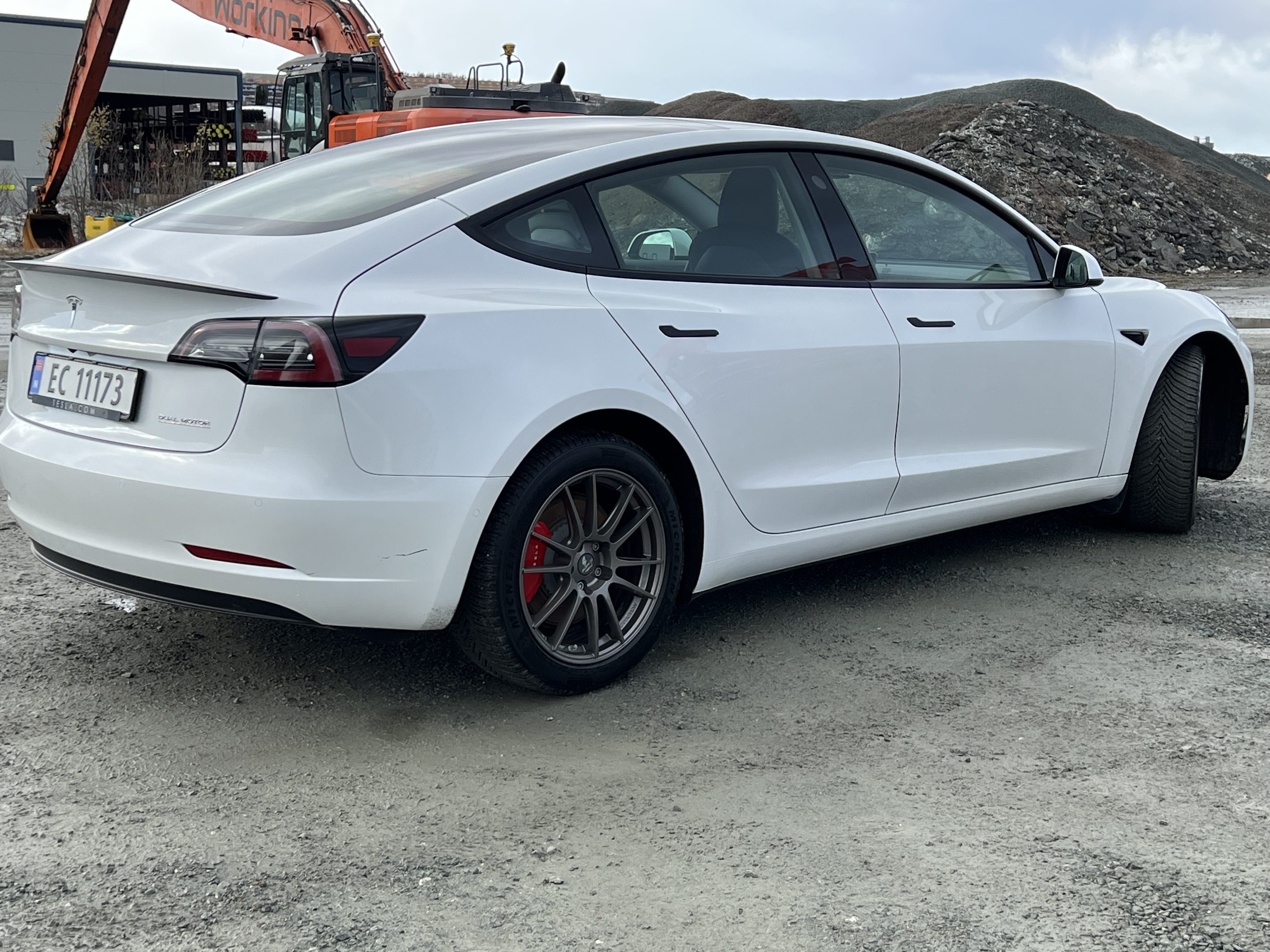 Tesla Model 3 met GPS