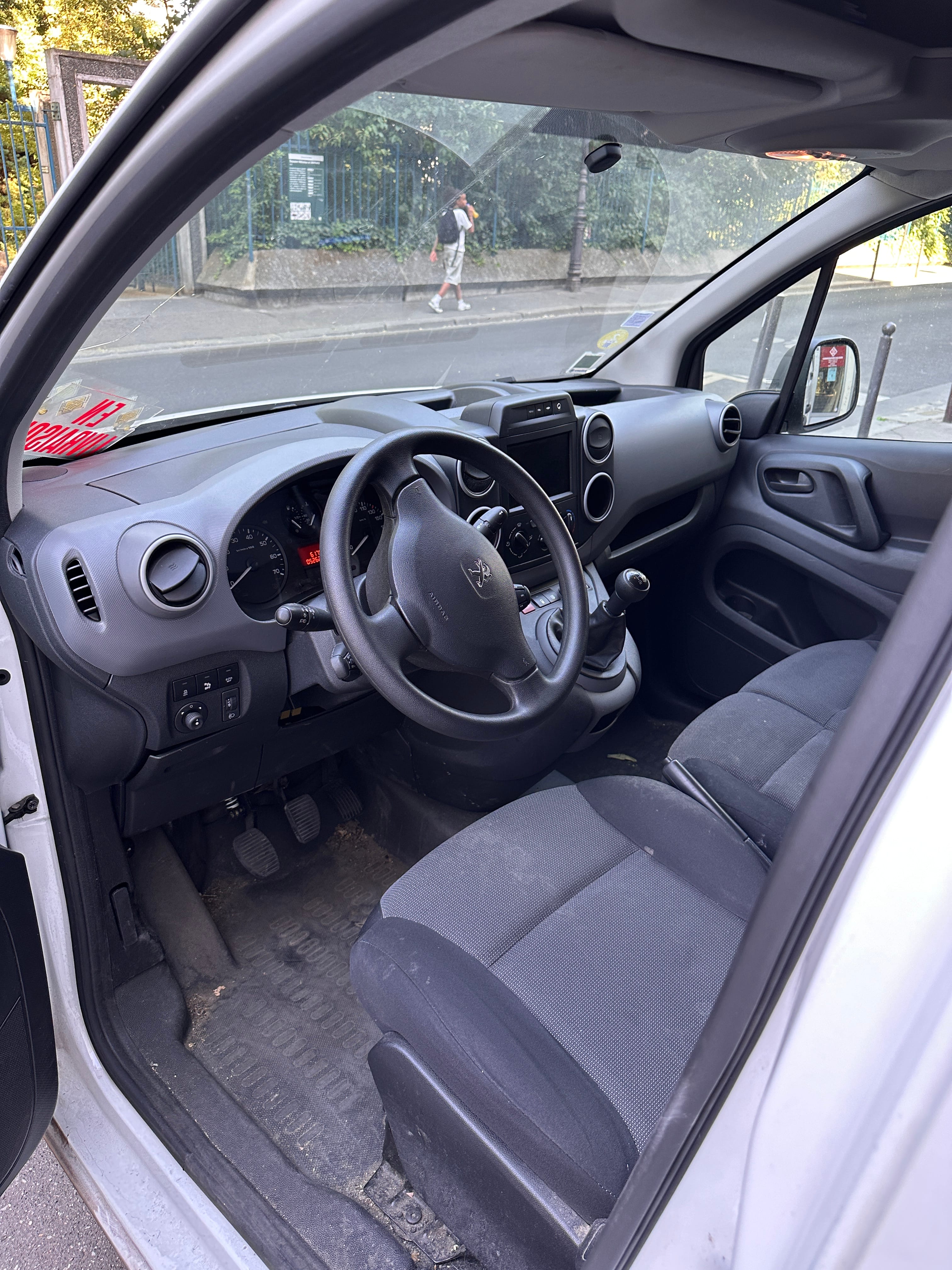 Peugeot Partner con Radio 