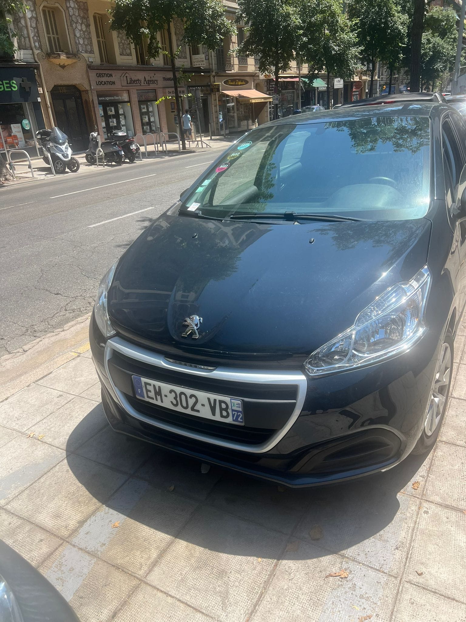 Peugeot 208 avec Entrée audio / iPod