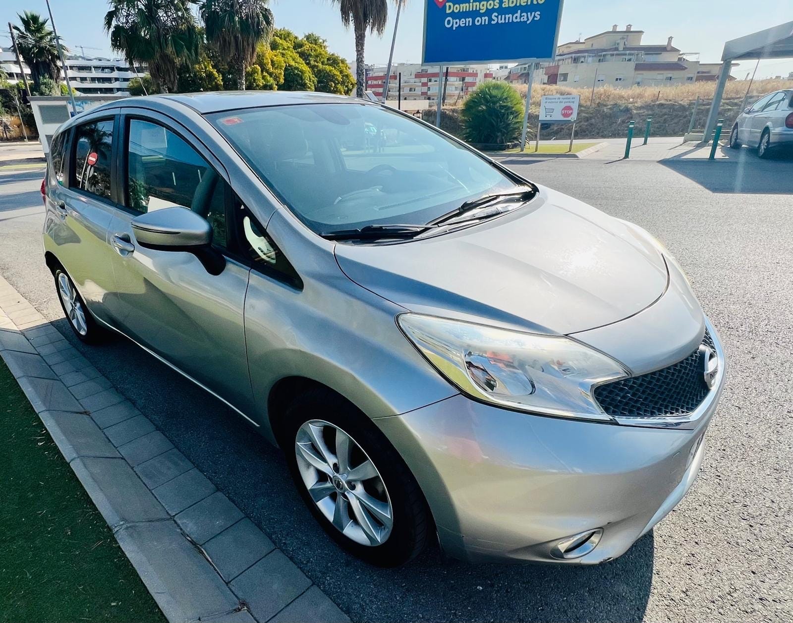 Nissan Note AUTOMÁTICO met Airco