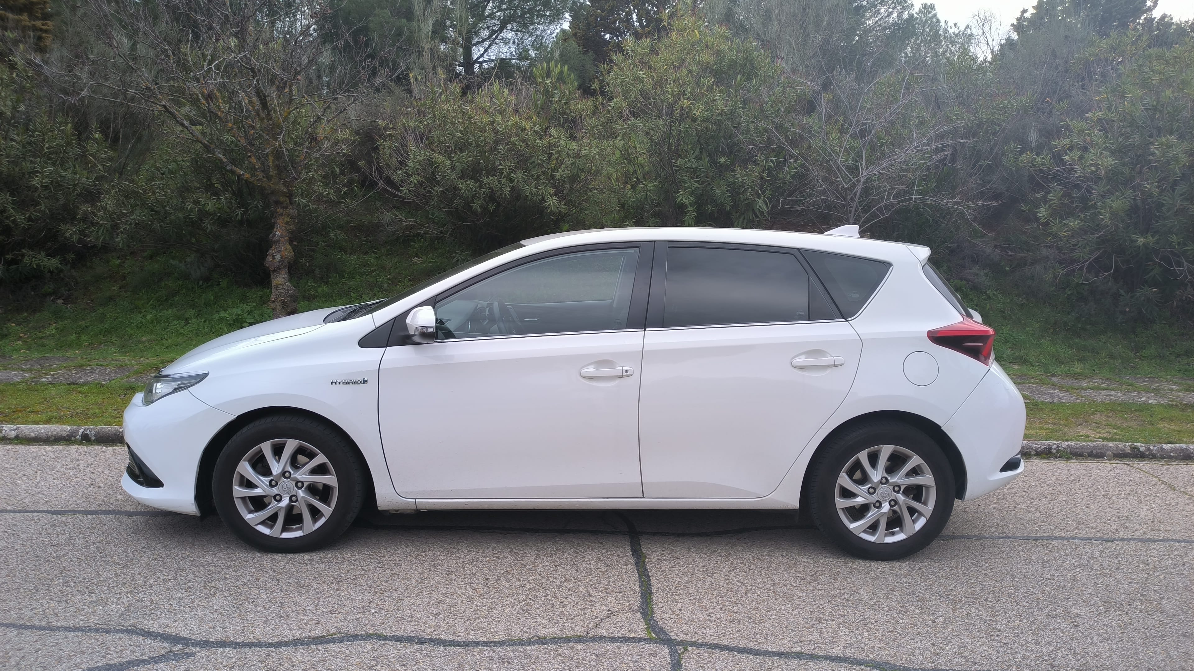 Toyota Auris Hybrid (Eco) con Aire acondicionado