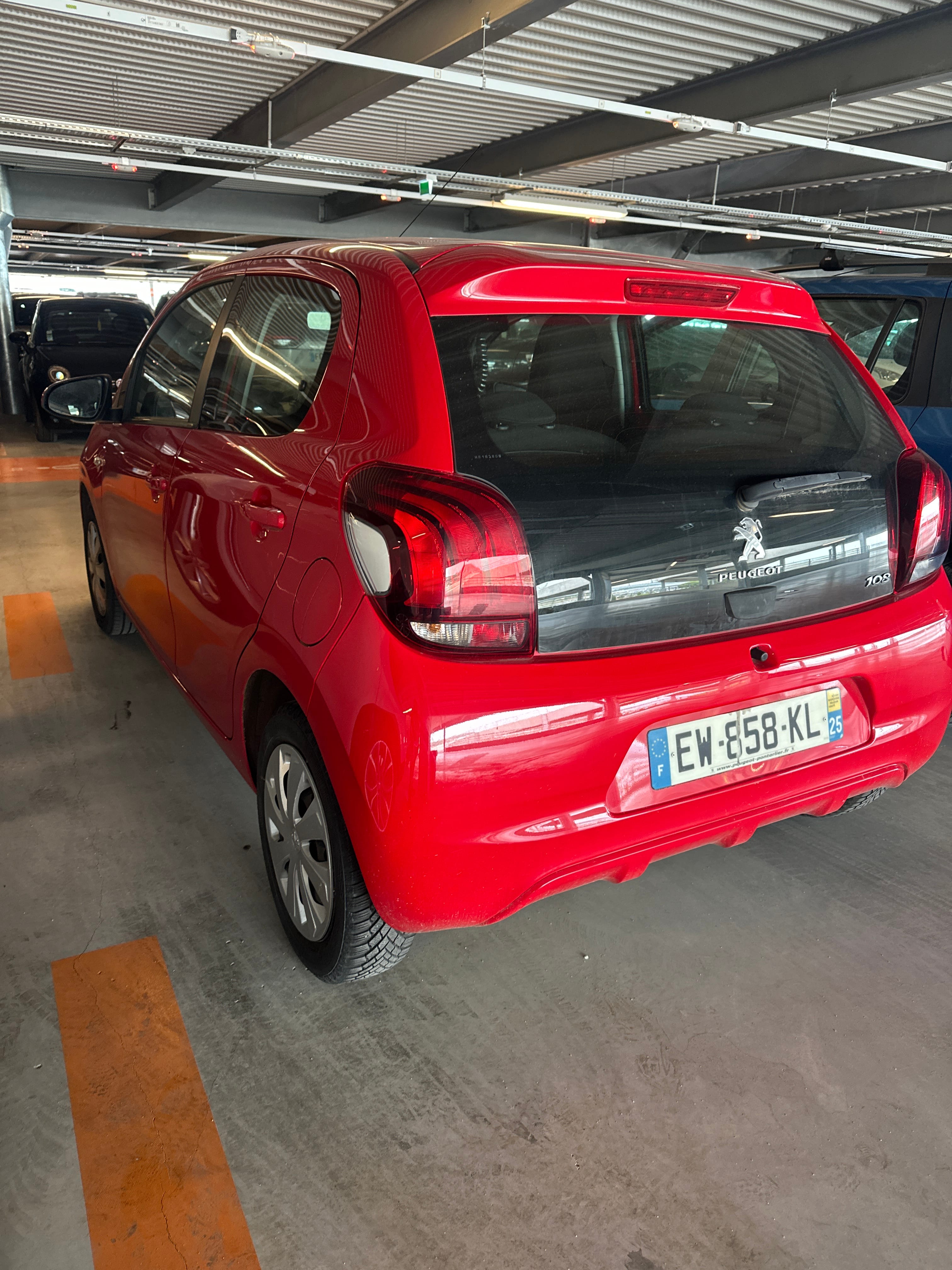 Peugeot 108 avec Entrée audio / iPod