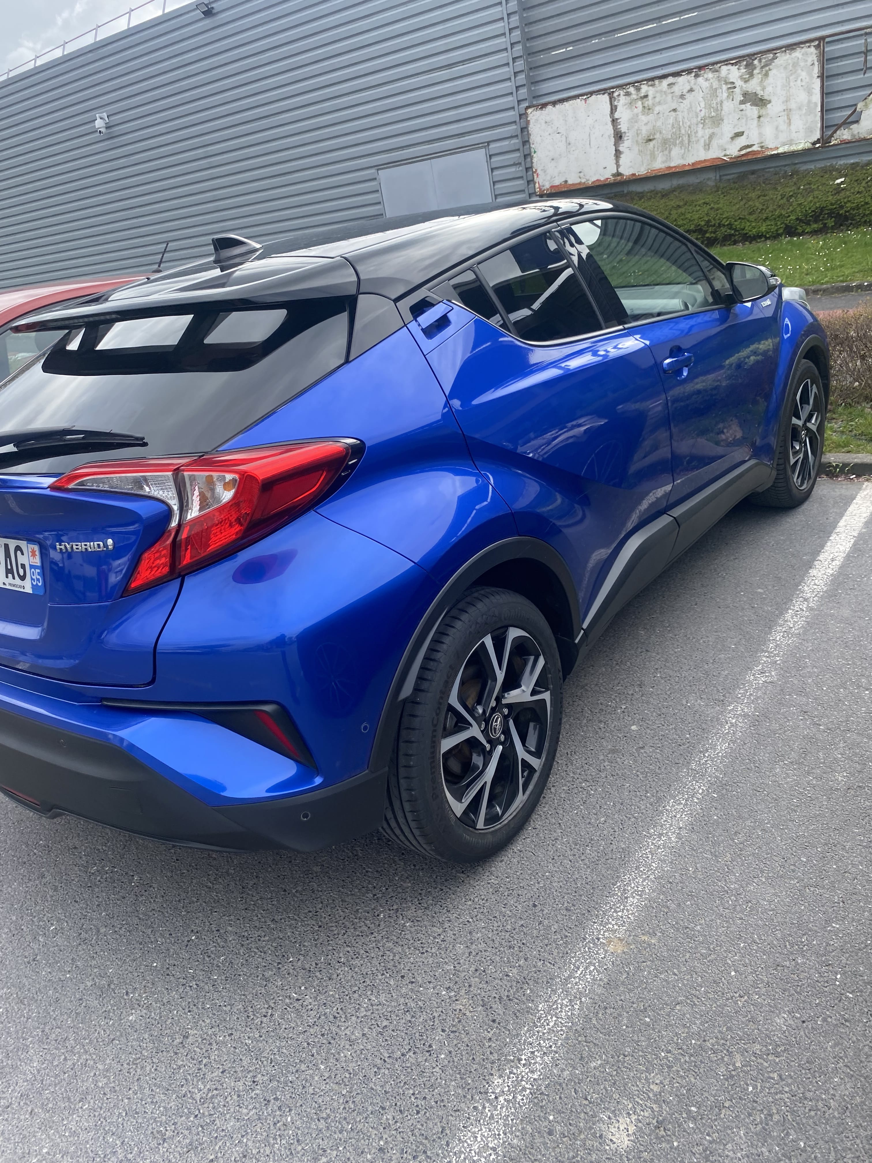 Toyota C-HR Hybrid, 2016, Essence 95 / Électrique (hybride), automatique