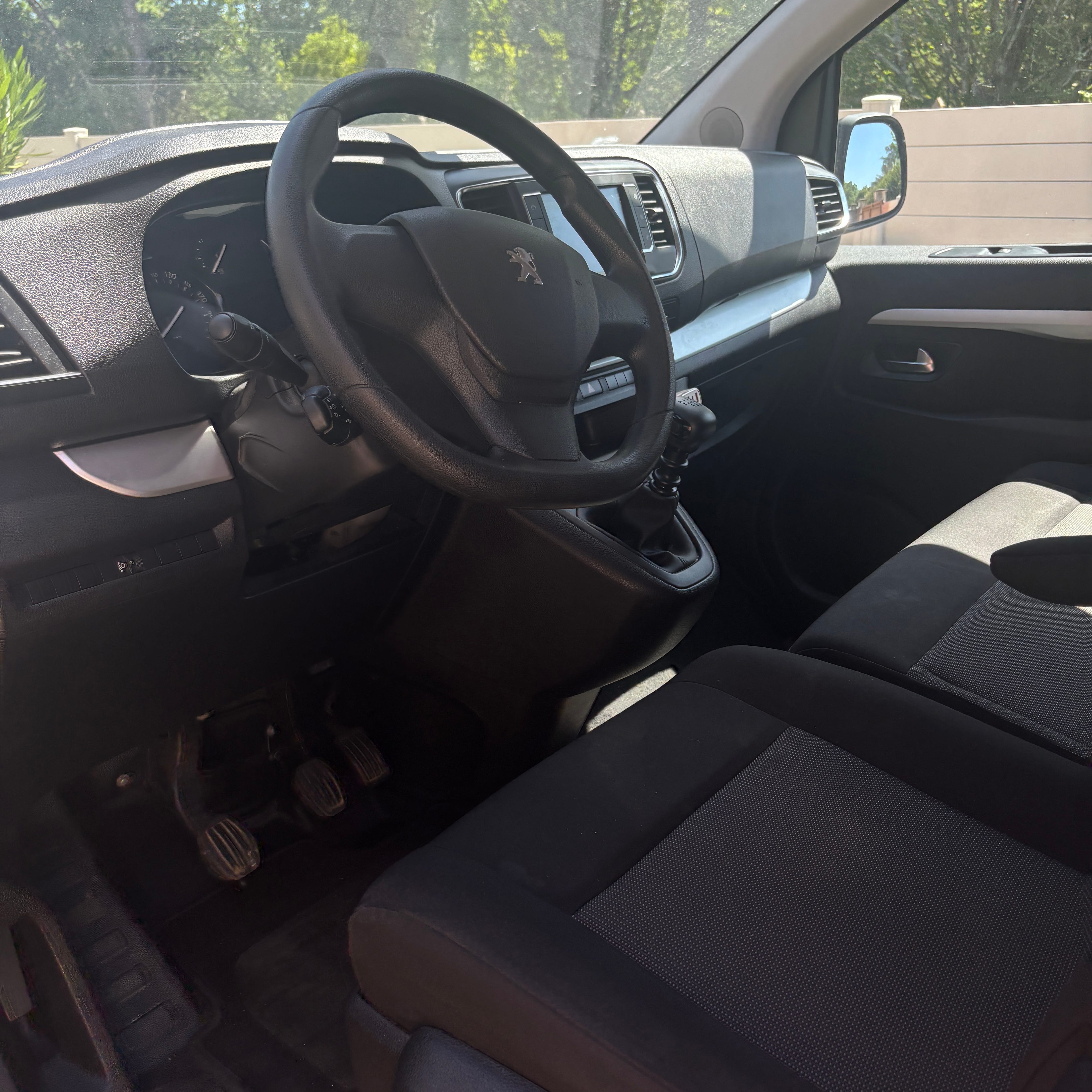 Peugeot Traveller avec Climatisation