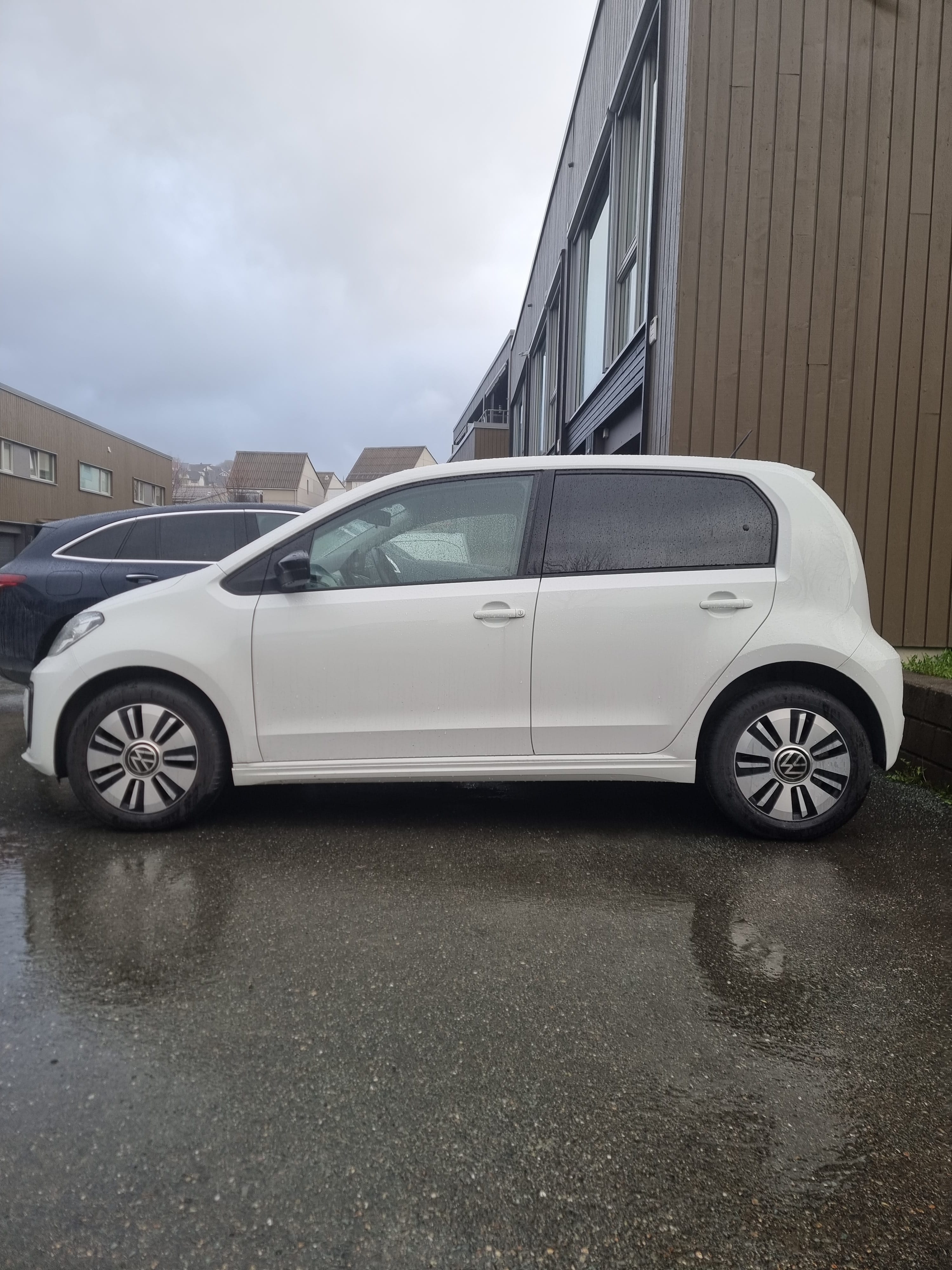 Volkswagen e-Up ! with Air conditioning