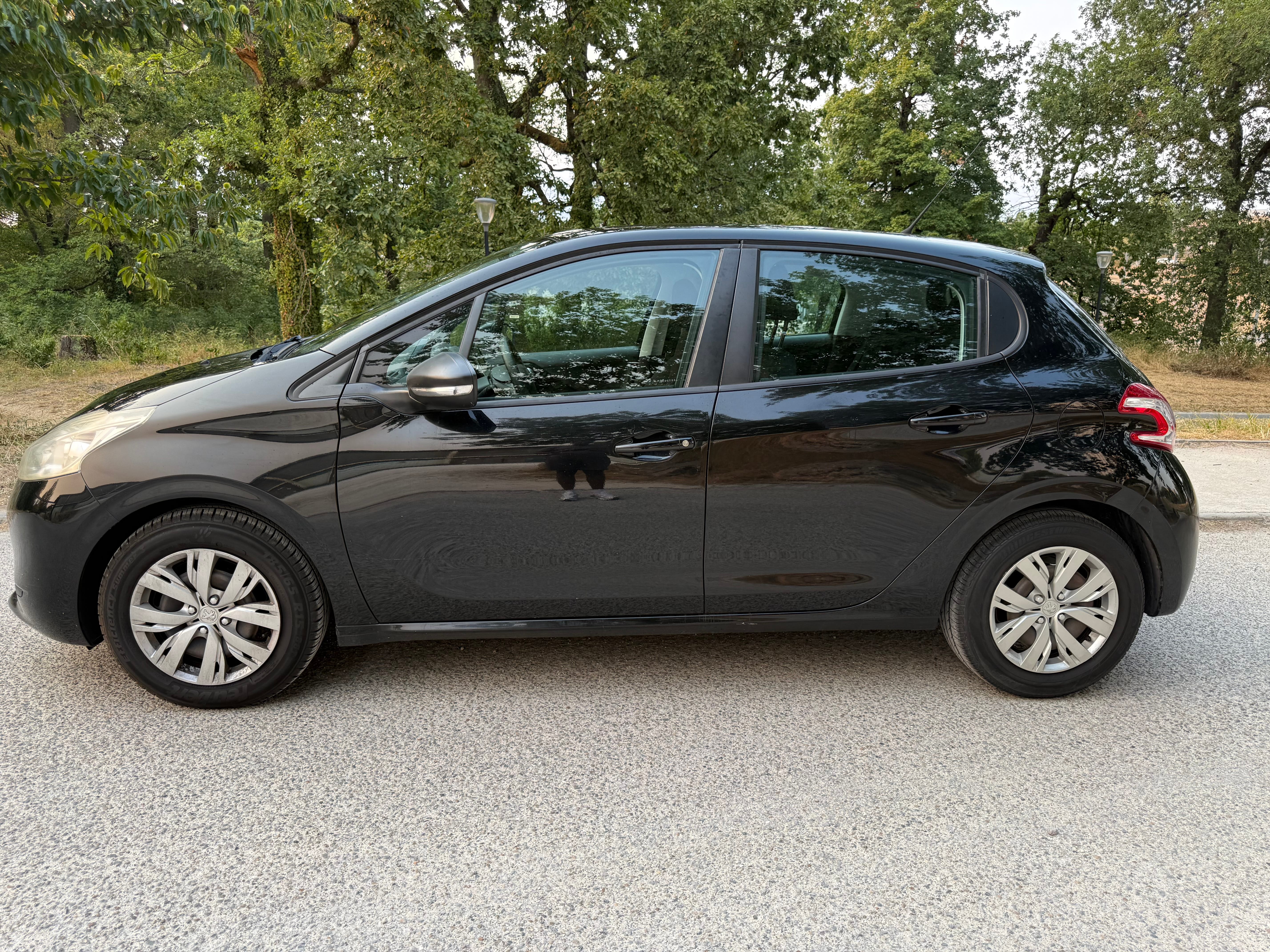 Peugeot 208 avec Climatisation