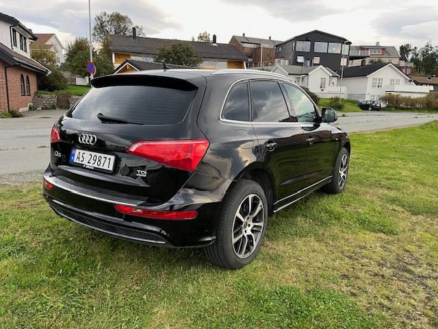 Audi Q5 2.0T Quattro Premium Plus 2.0 TDI with GPS