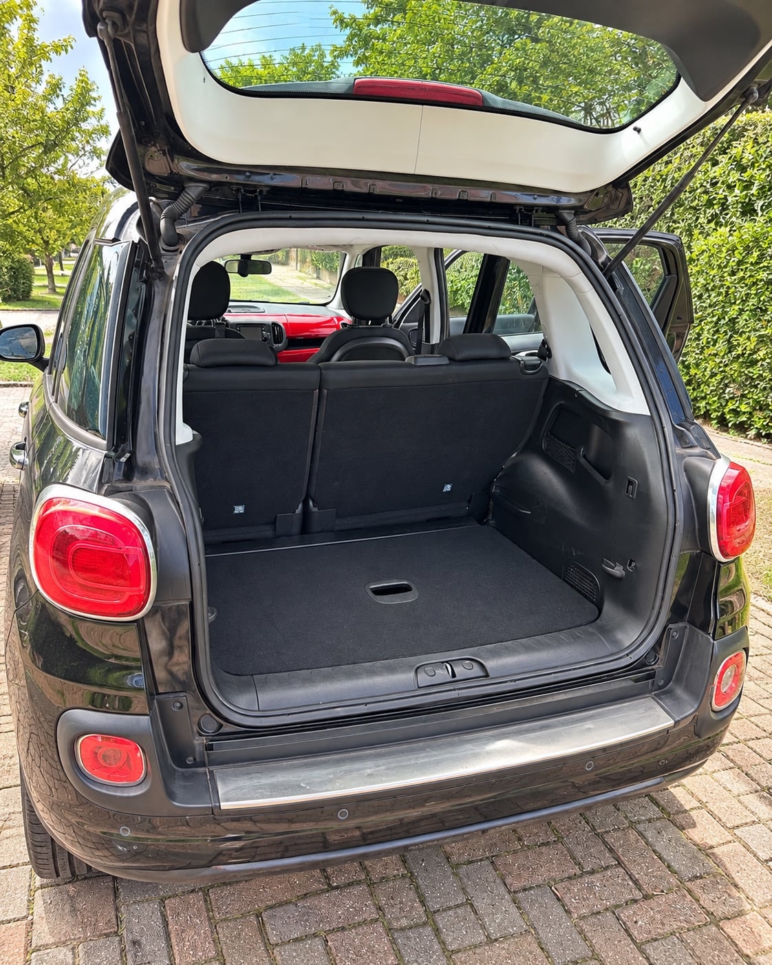 Fiat 500L 1.4 essence Charleroi Airport avec Entrée audio / iPod