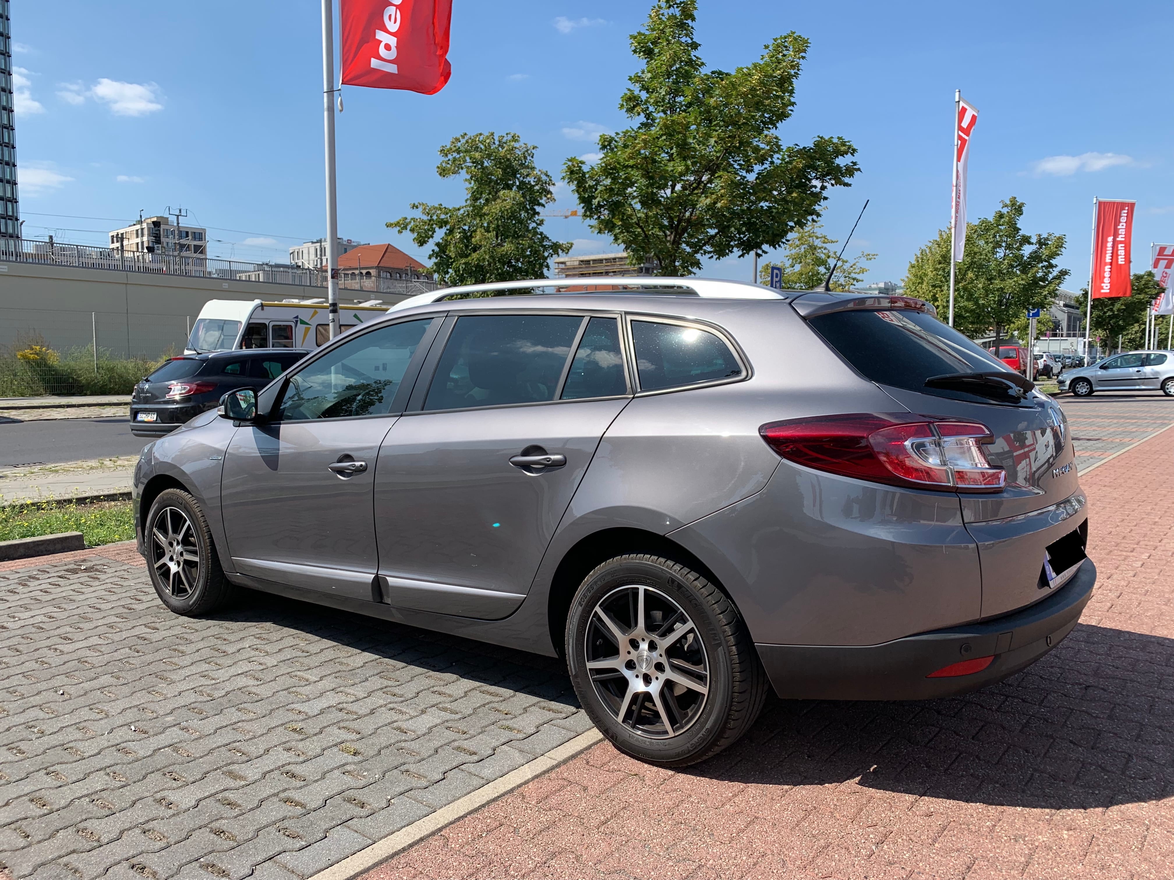 Renault Mégane Estate (Kombi) mit Vollausstattung und Navi mit Navigationsgerät