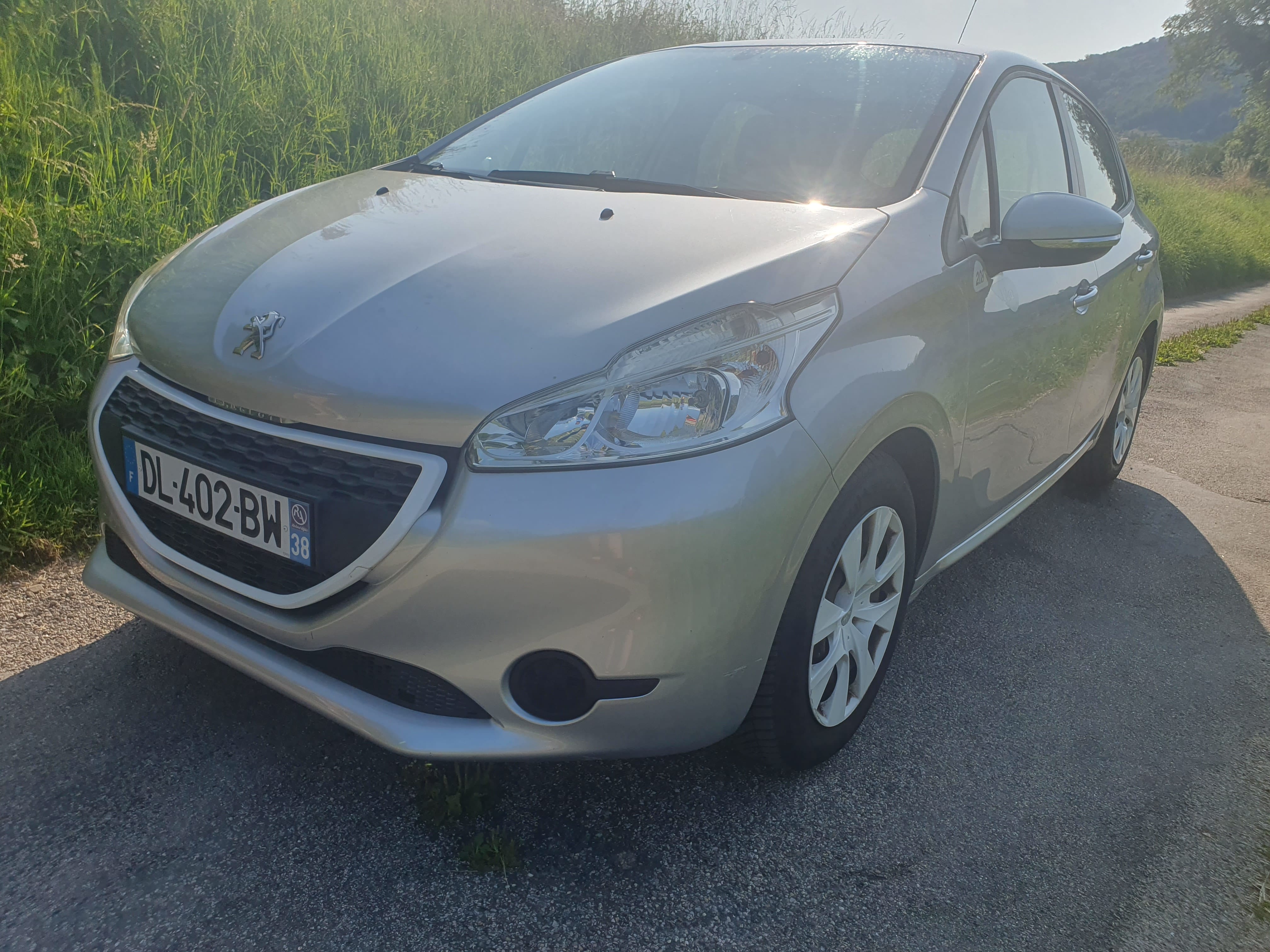 Peugeot 208, 2014, Essence 95