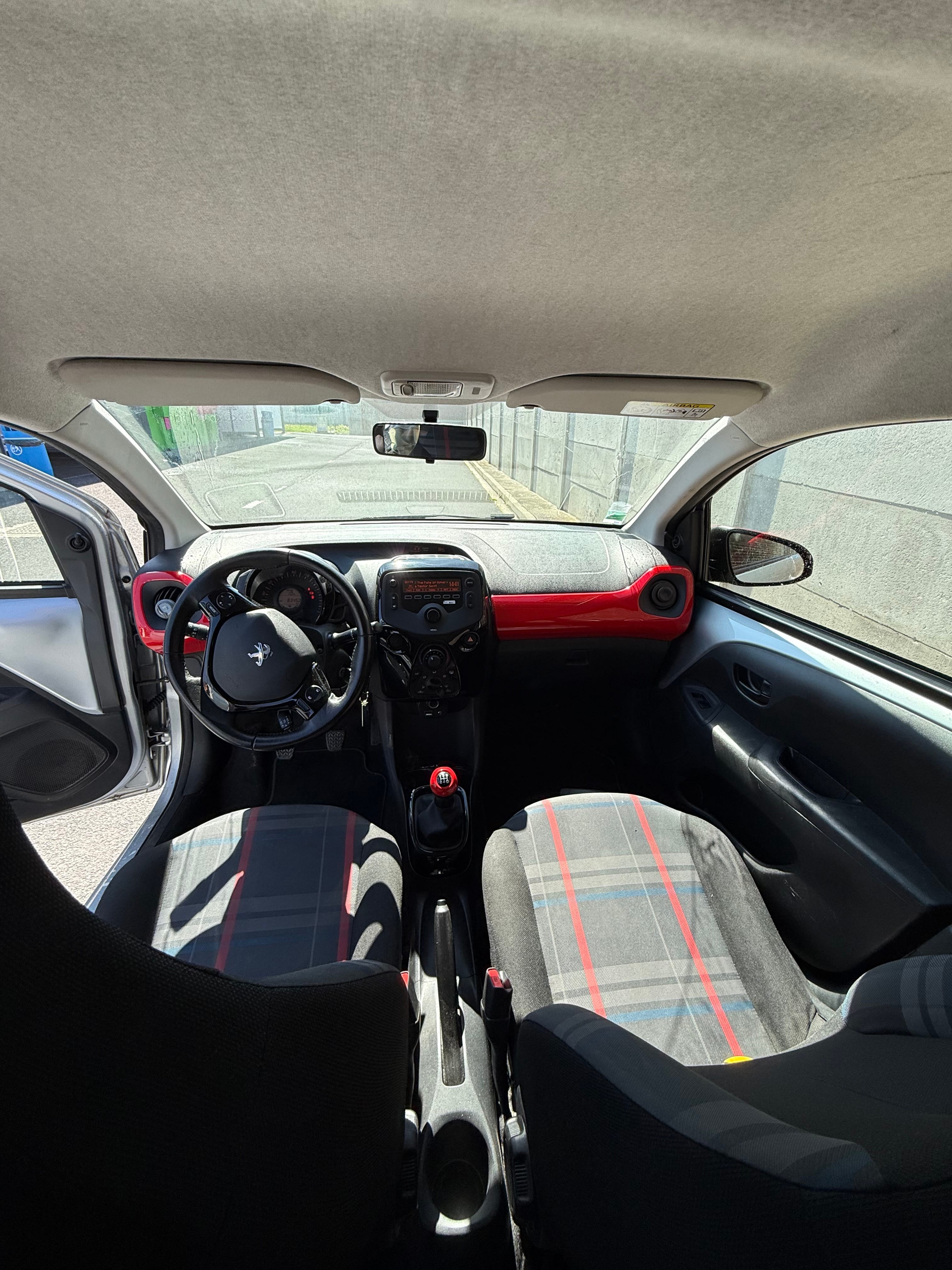 Peugeot 108 avec Port USB