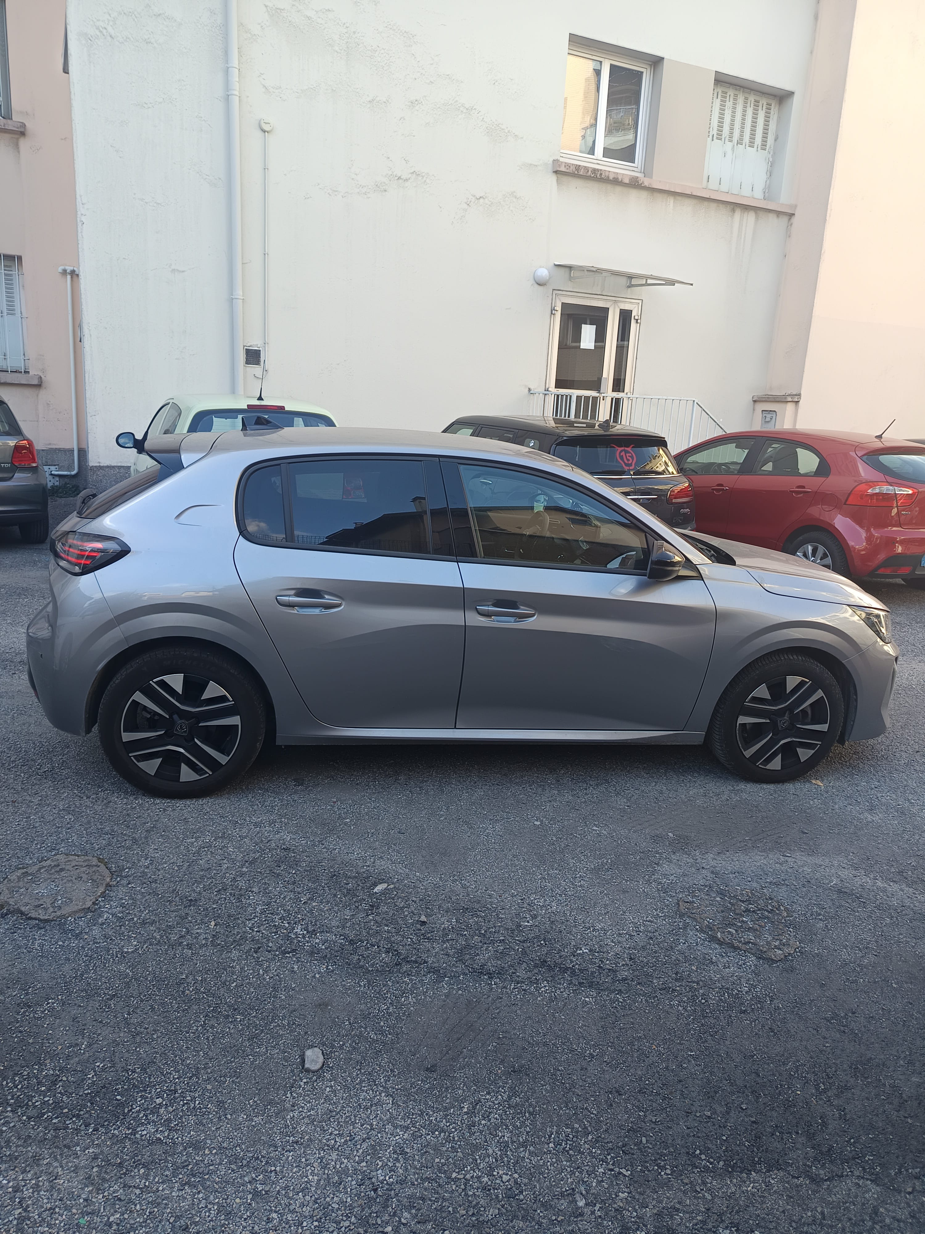 Peugeot 208 avec Climatisation