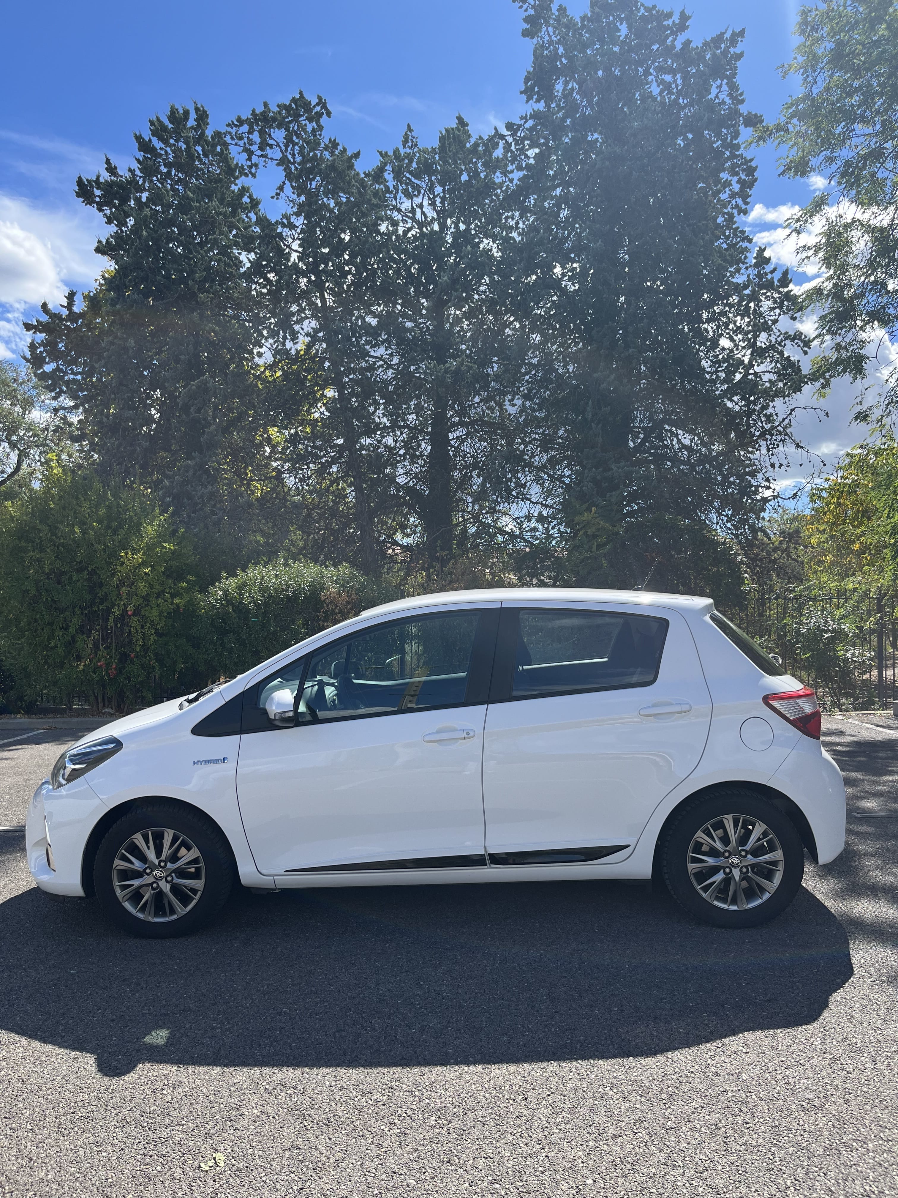 Toyota Yaris Hybride with Air conditioning