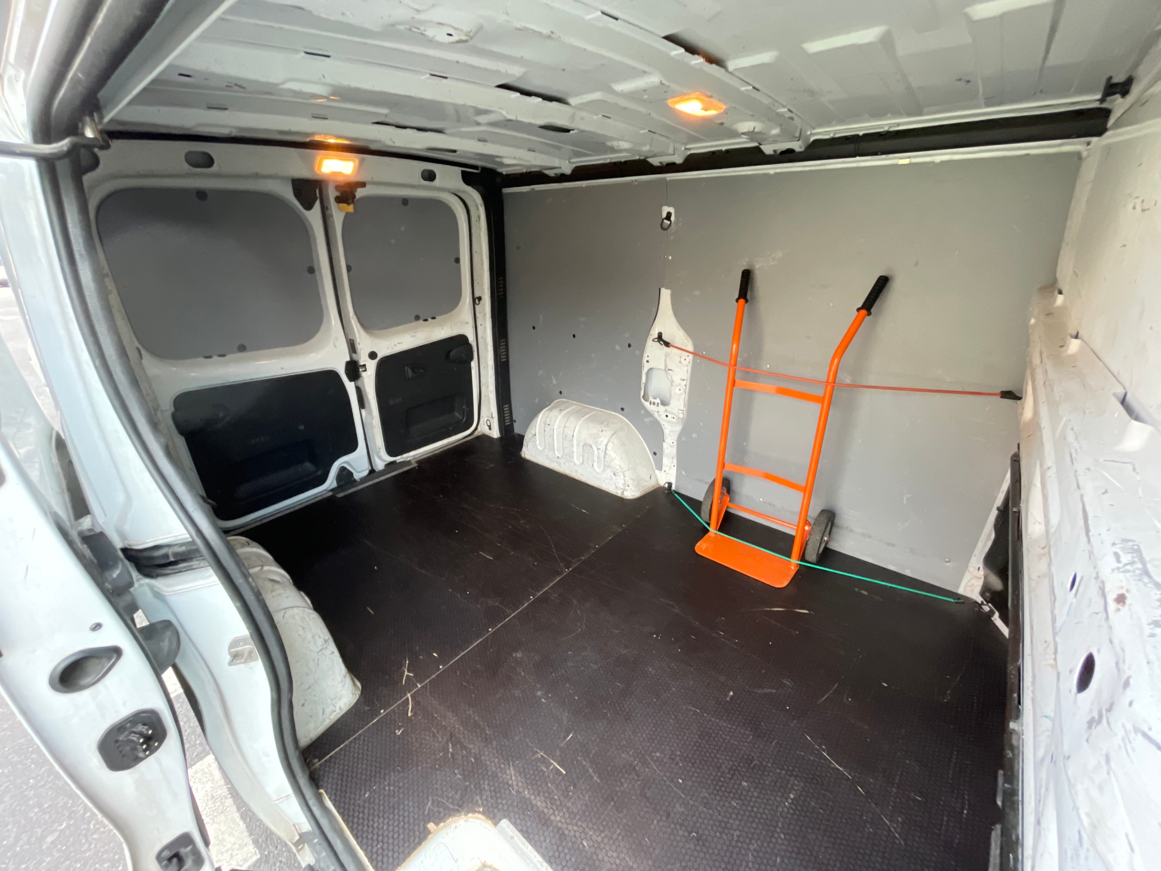Renault Trafic III L1H1 avec Apple CarPlay