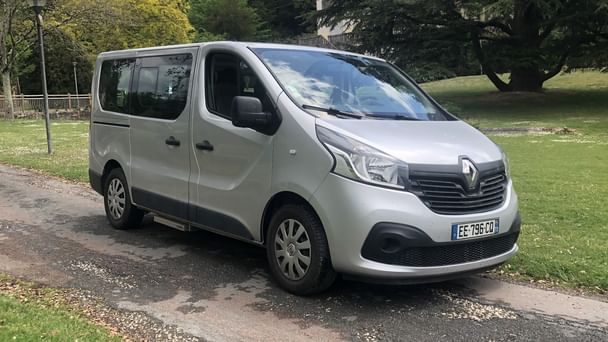 Renault Trafic Passenger Louez le Renault Trafic 9 places – Espace, Confort et Économie pour Tous Déplacements, 2016, Diesel, 9 places et plus