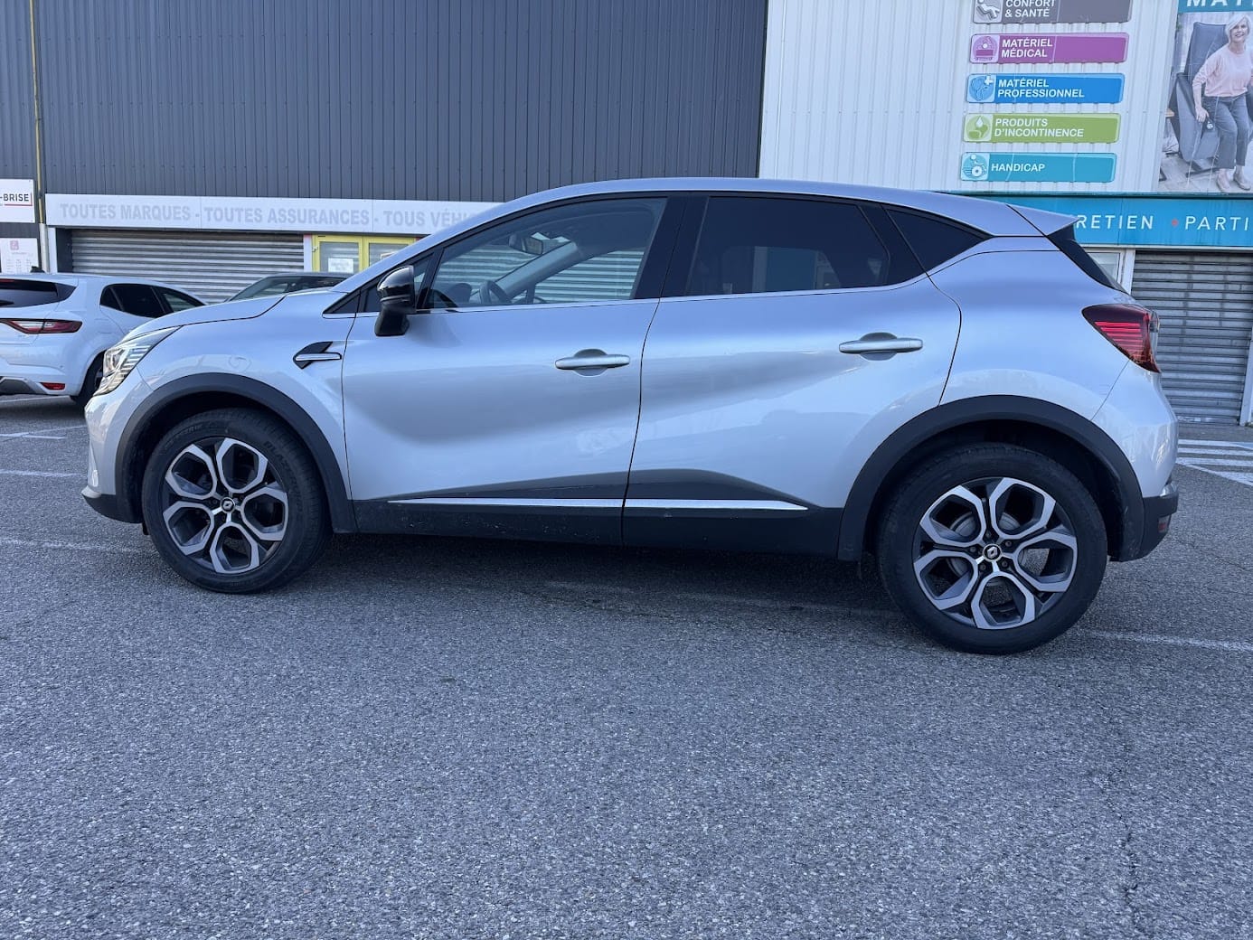 Renault Captur Hybride BV auto GX570TN avec Climatisation