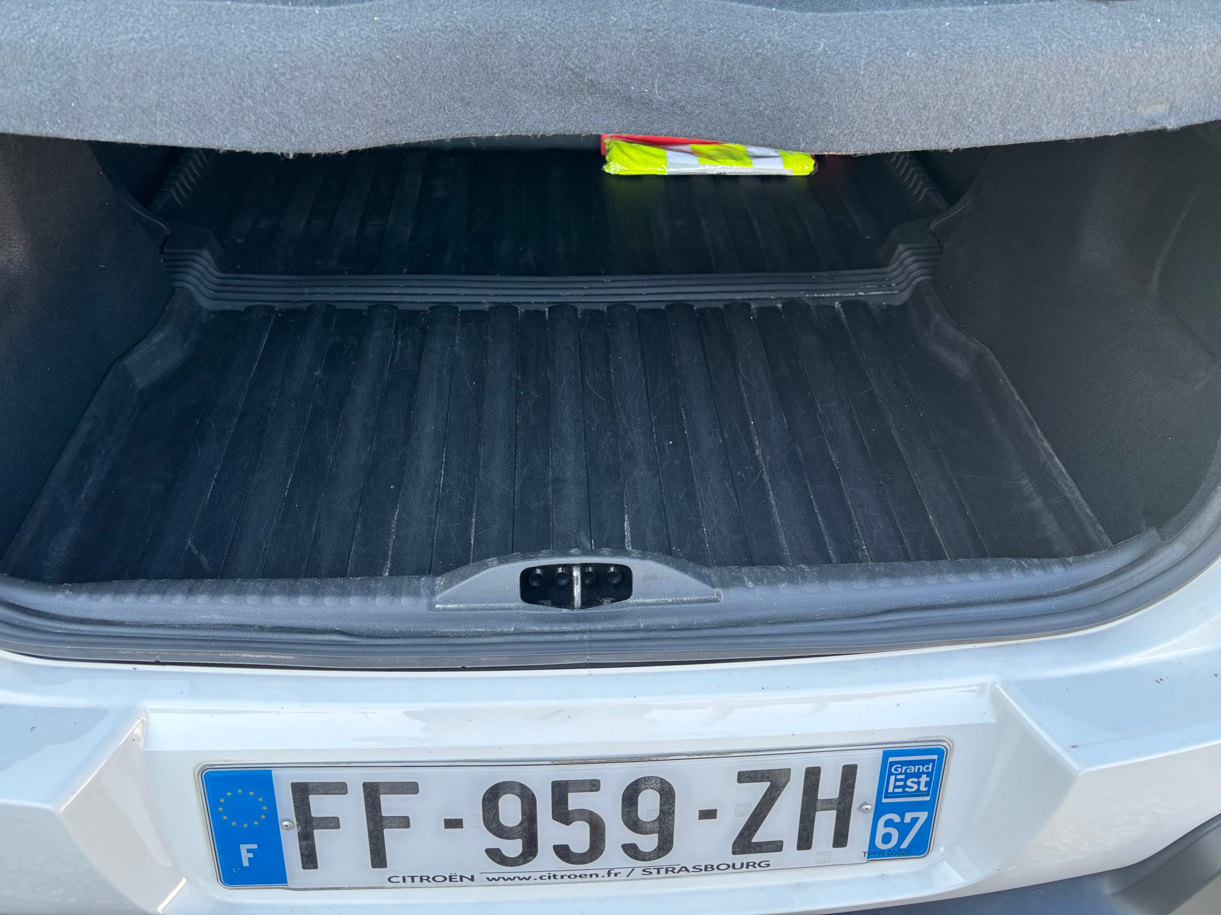 Citroen C3 1,2 83 cv avec Pneus neige