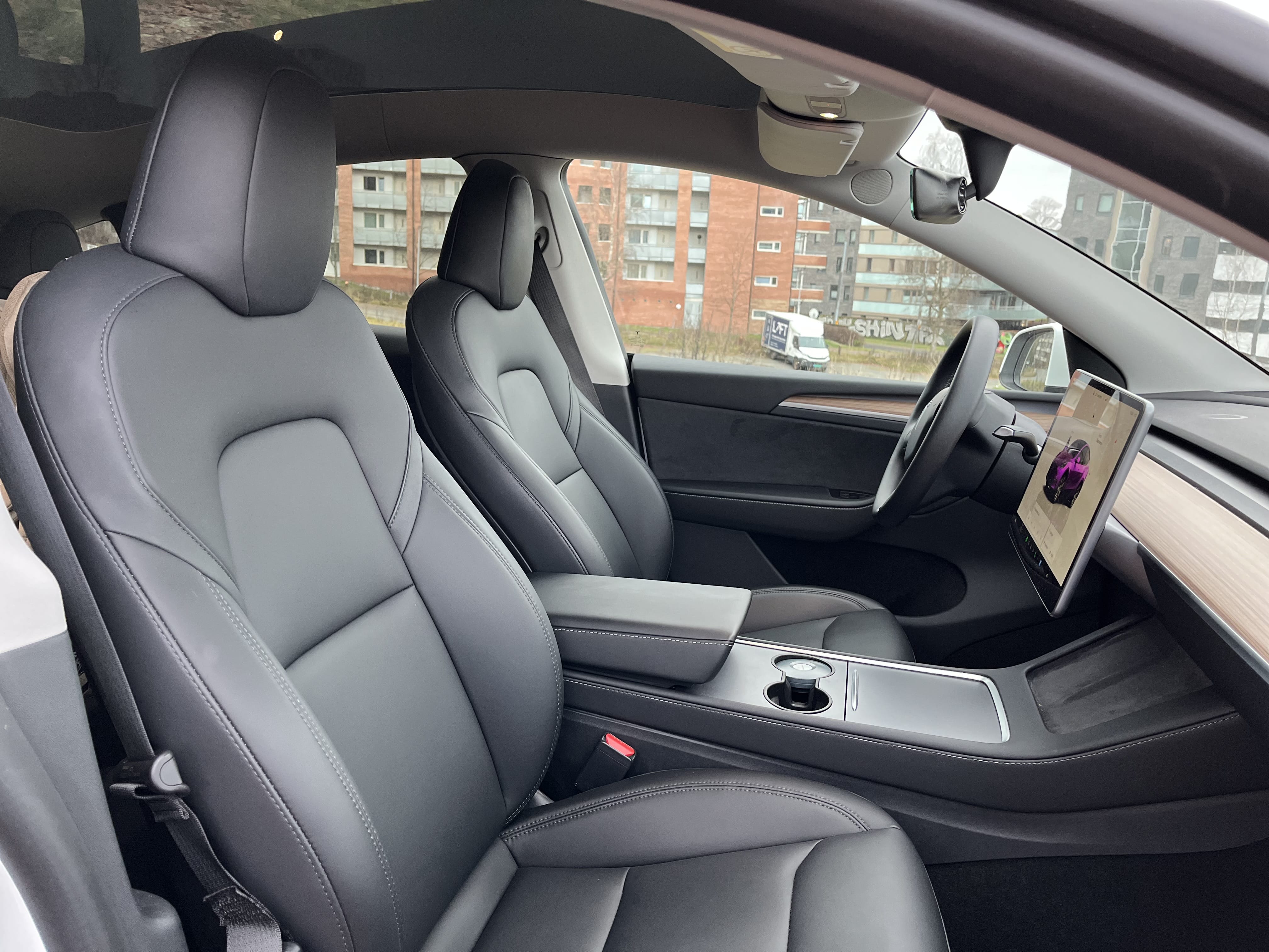 Tesla Model Y Long Range med Cruisekontroll