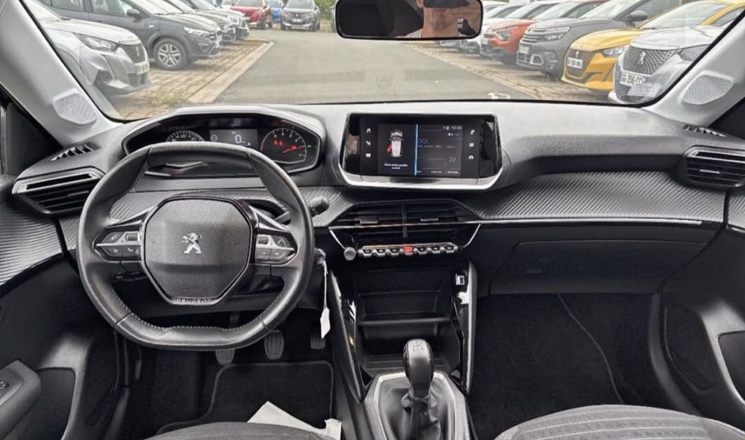 Peugeot 208 avec GPS