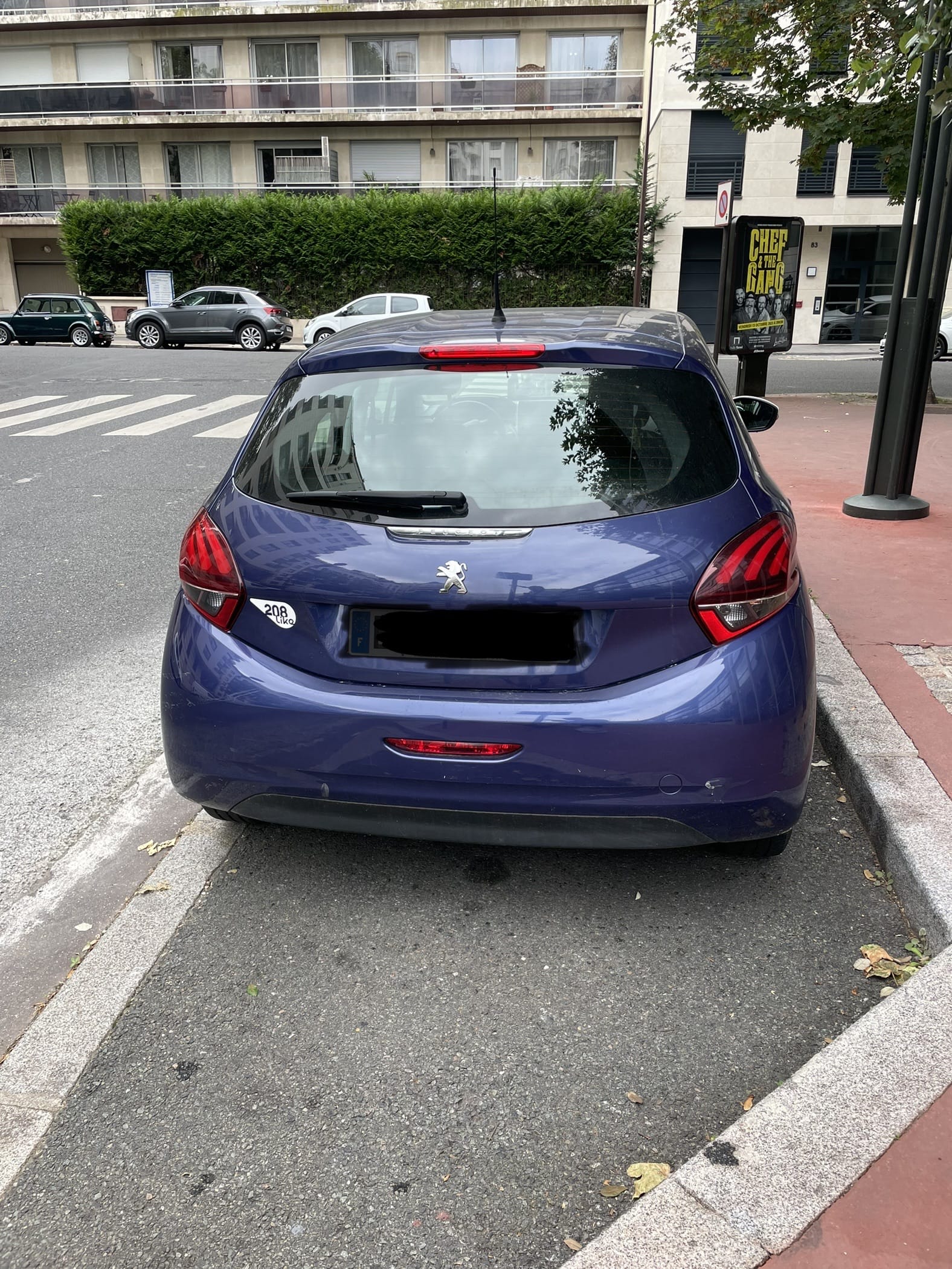 Peugeot 208 avec Apple CarPlay
